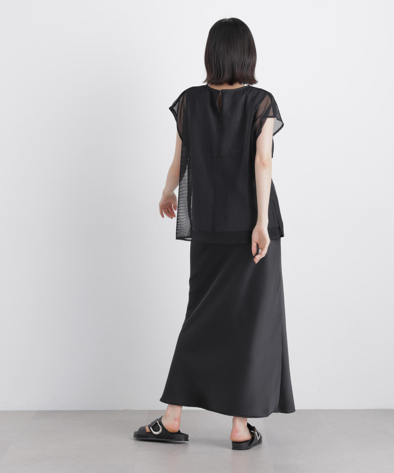カラミメッシュレイヤードカットトップス