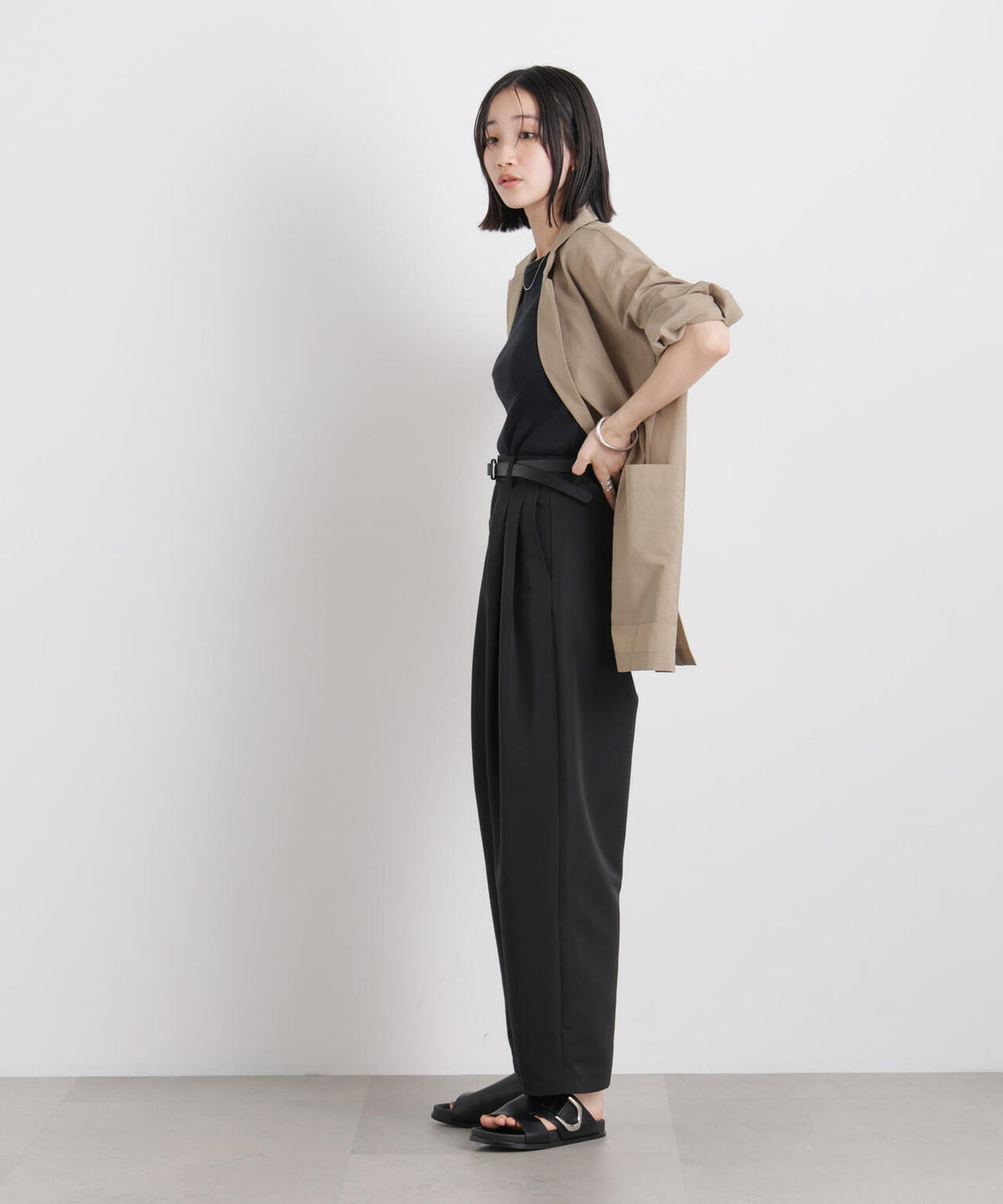 平織りツータックワイドパンツ