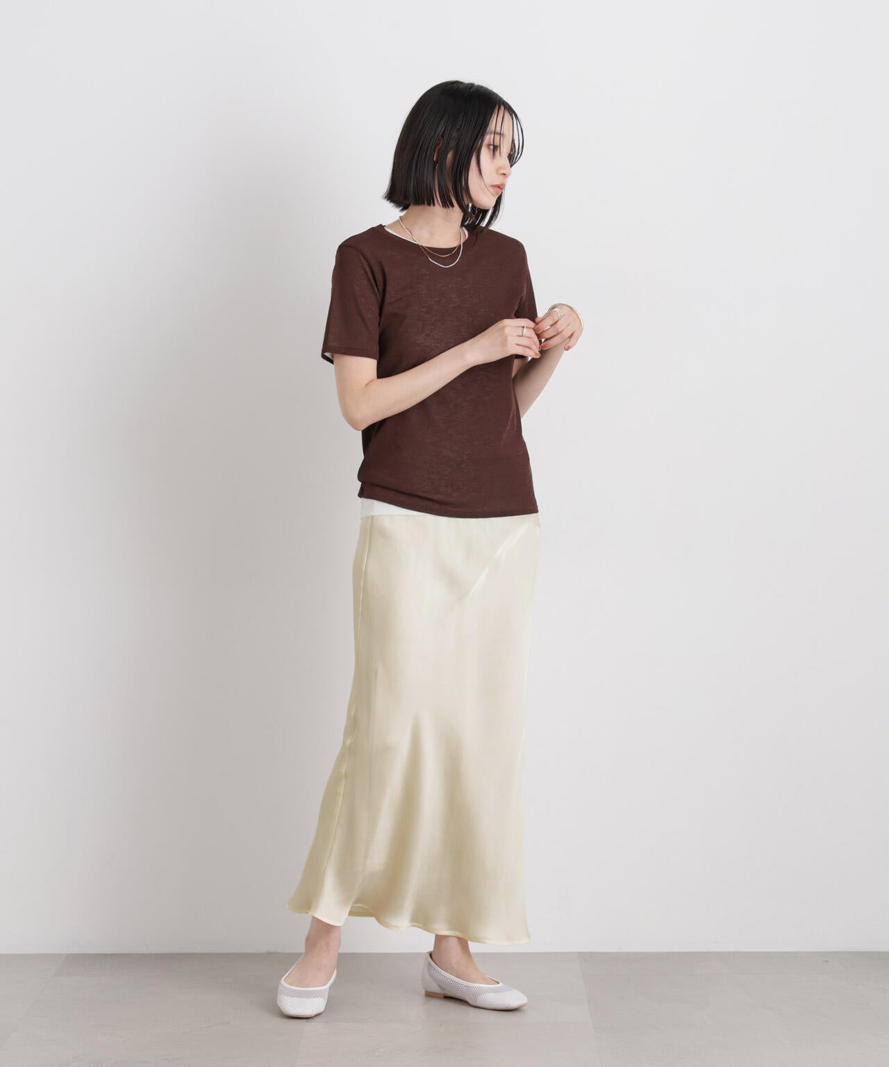 シアーサテンマキシスカート