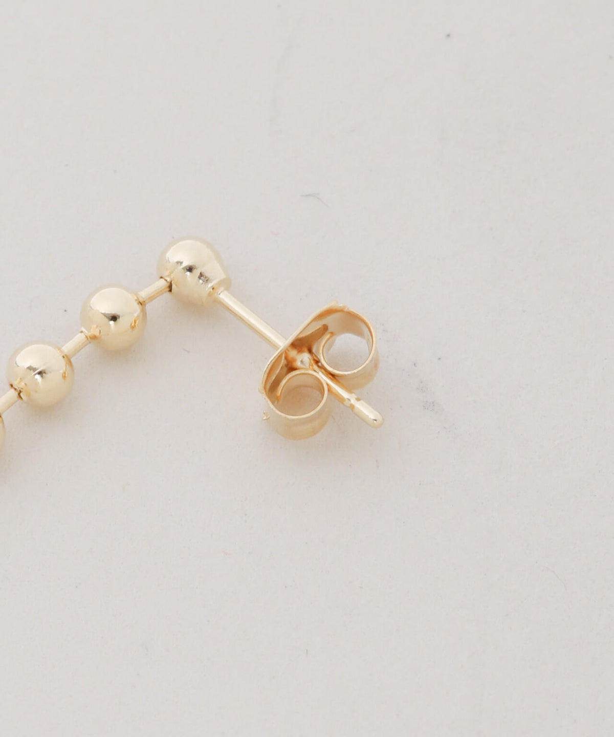 ボールチェーンドロップピアス