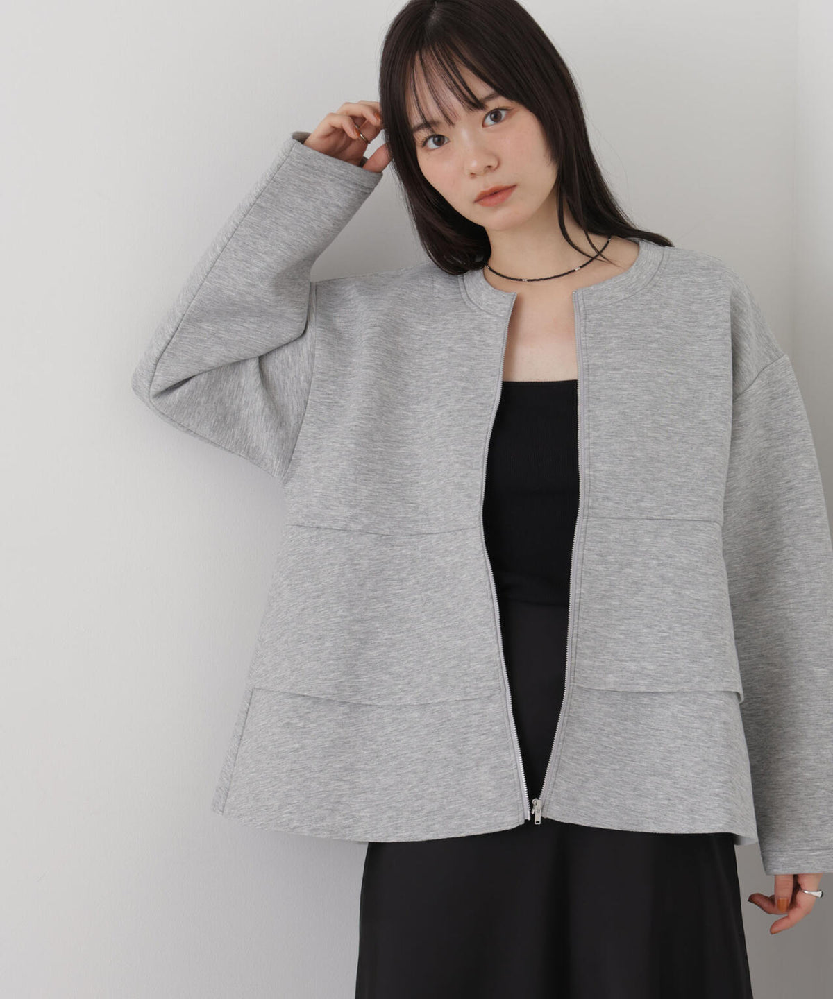 ダンボールカットフリルデザインジップジャケット