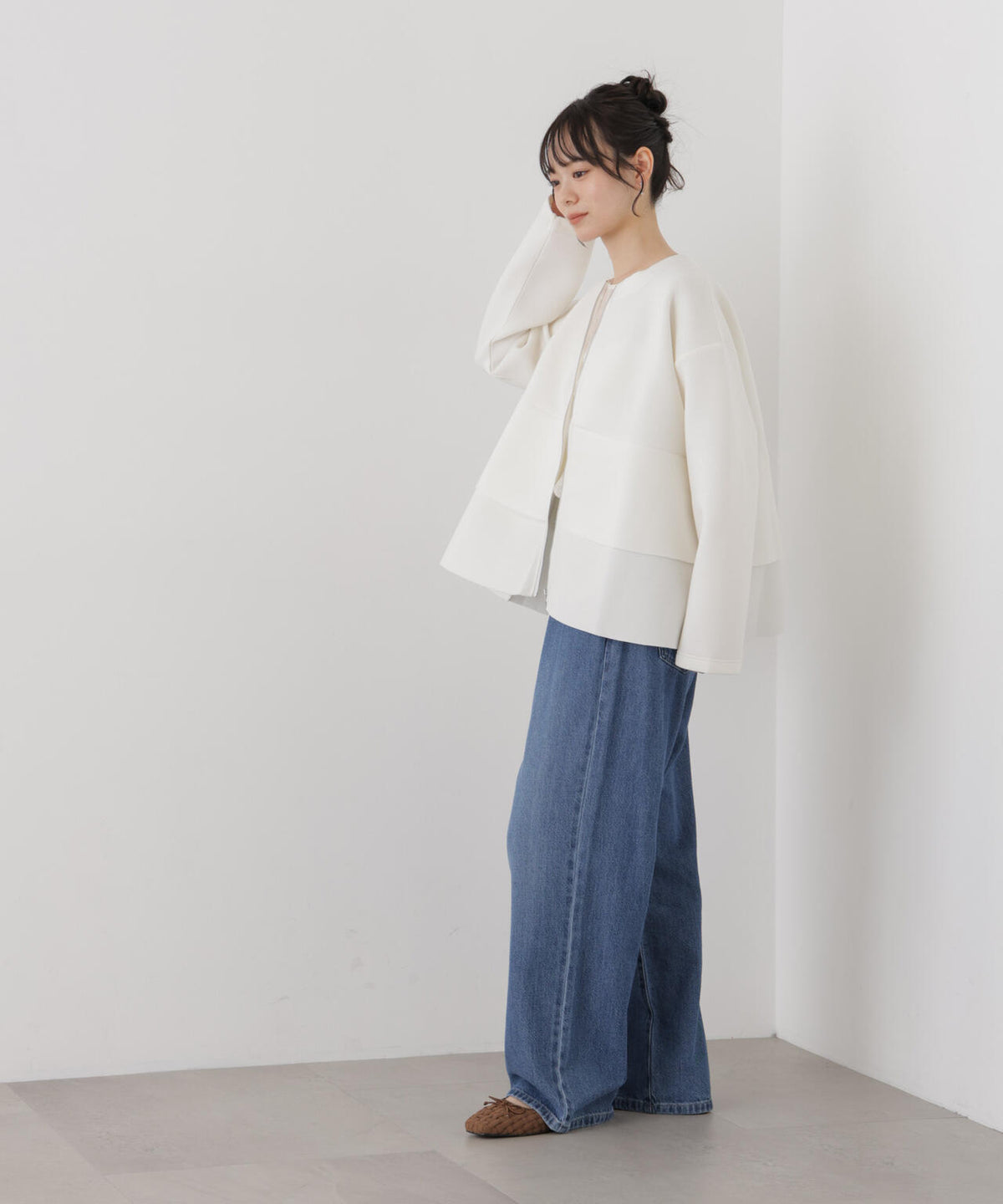 ダンボールカットフリルデザインジップジャケット