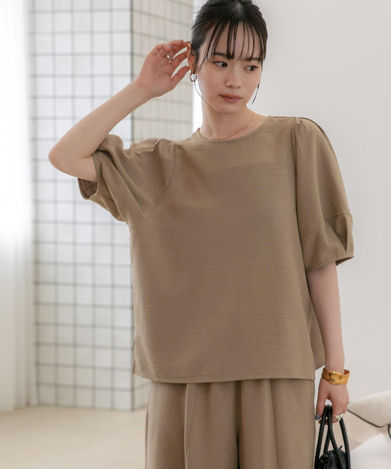 WEB限定/多機能素材 前後2wayランタンスリーブクルーブラウス(セットアップ可)