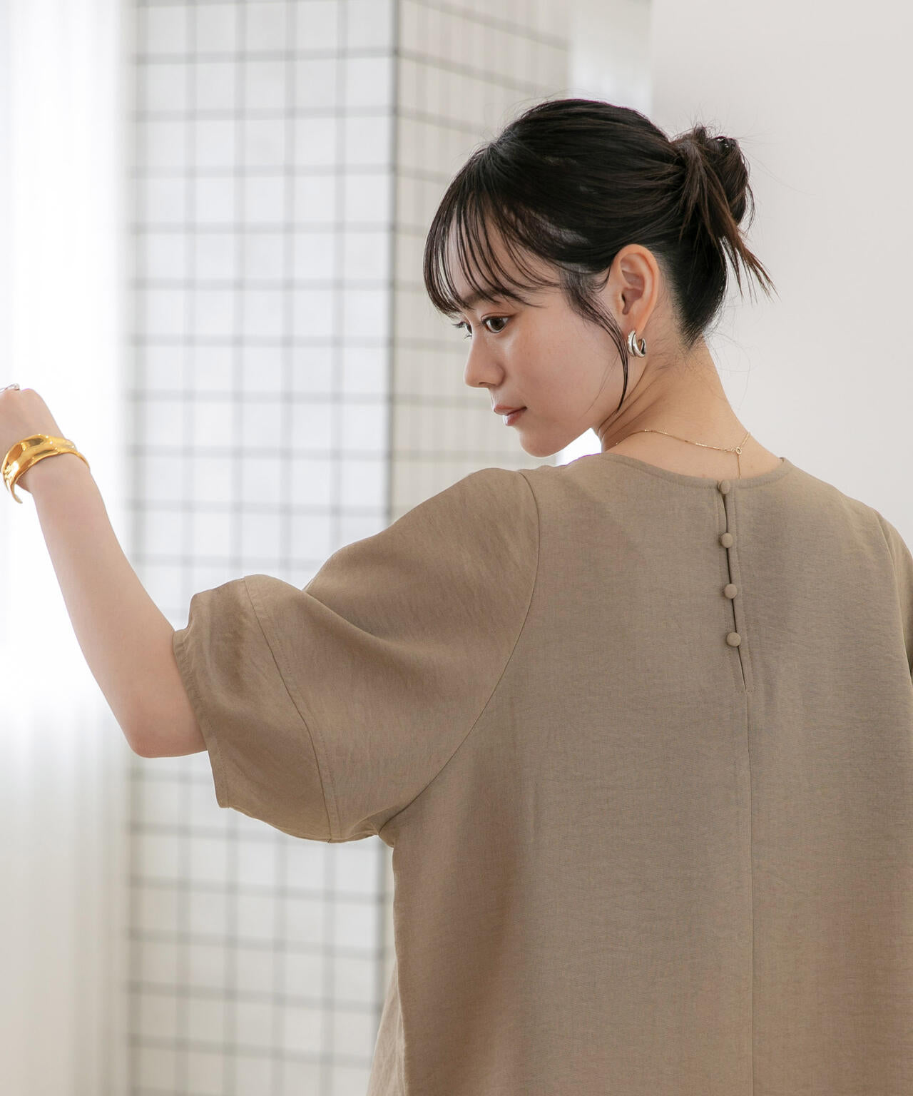 WEB限定/多機能素材 前後2wayランタンスリーブクルーブラウス(セットアップ可)