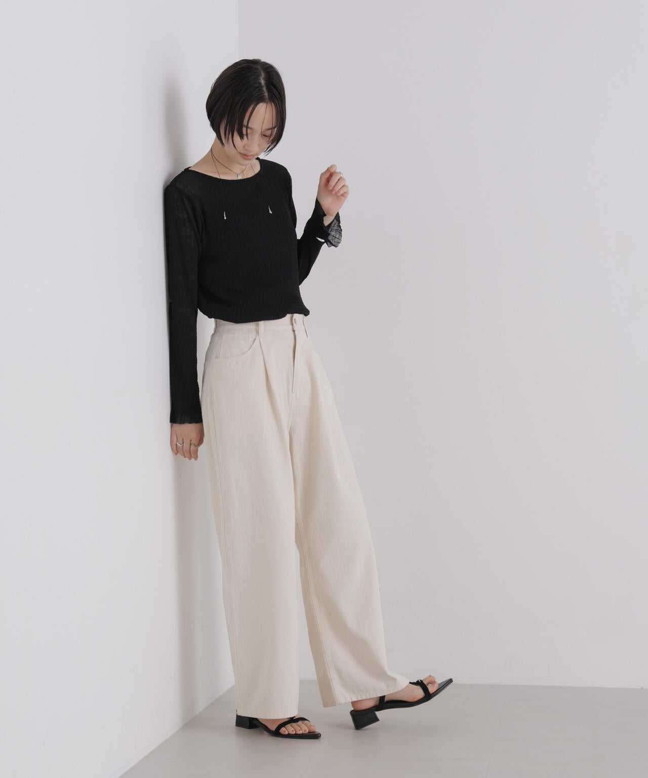 シアープリーツカットロングスリーブトップス