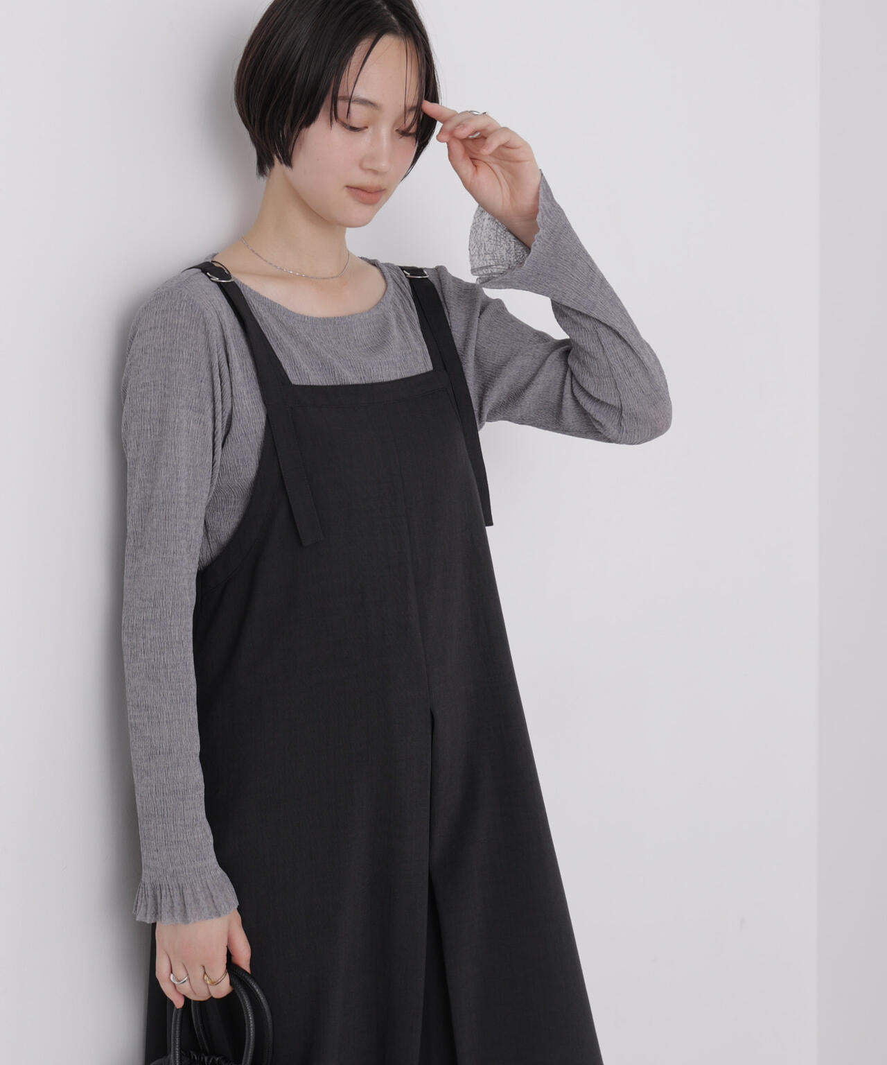シアープリーツカットロングスリーブトップス