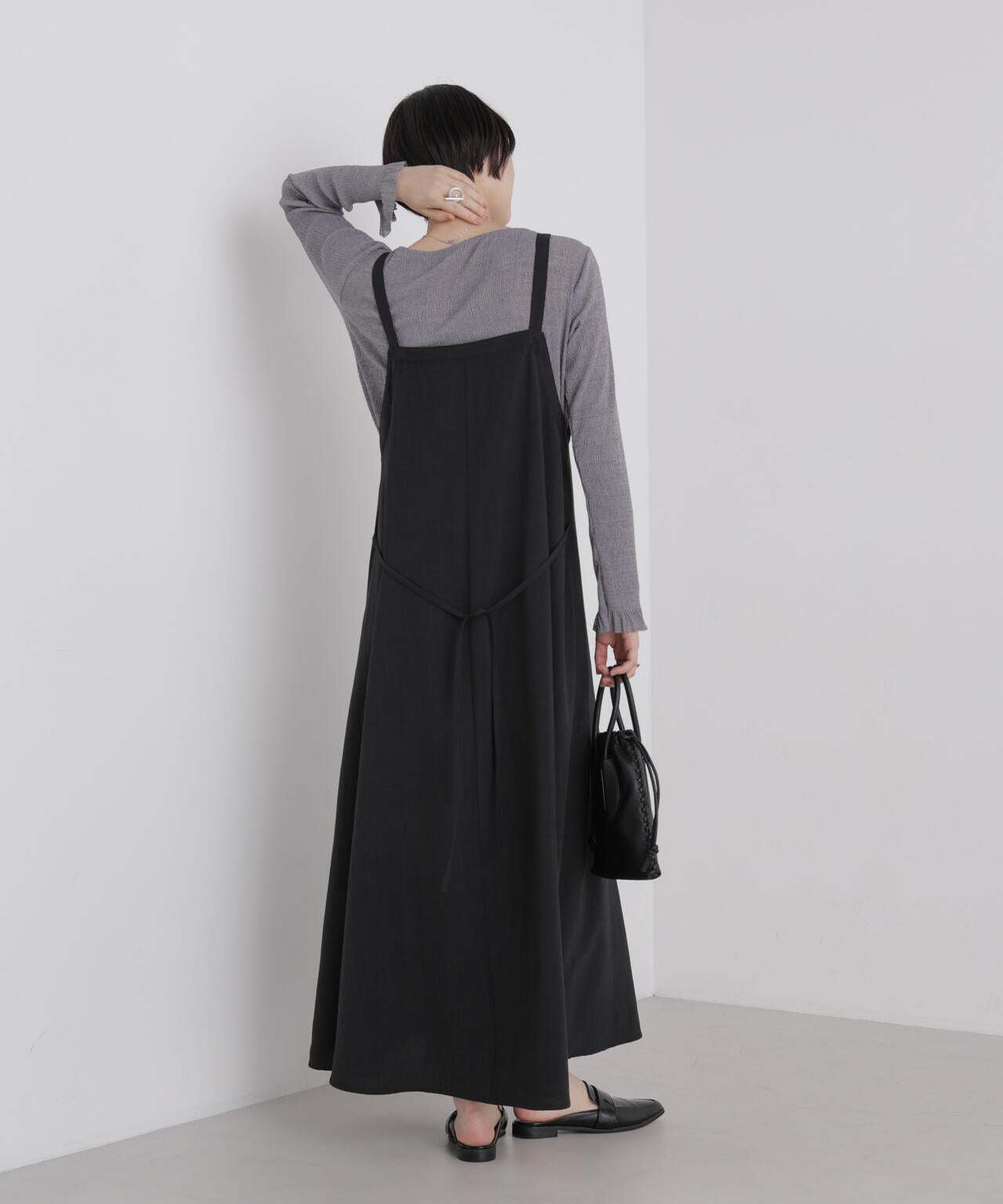 シアープリーツカットロングスリーブトップス