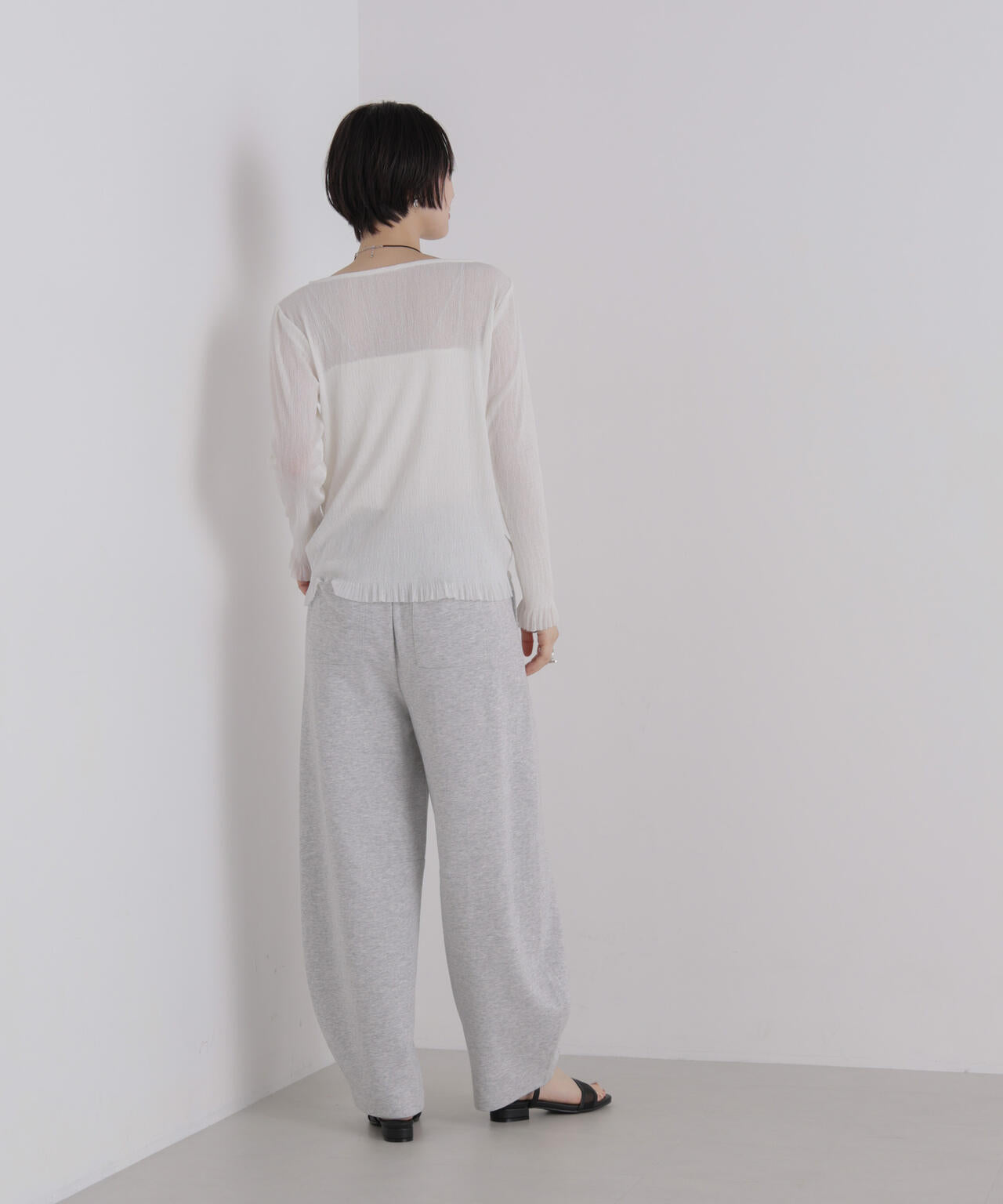 シアープリーツカットロングスリーブトップス