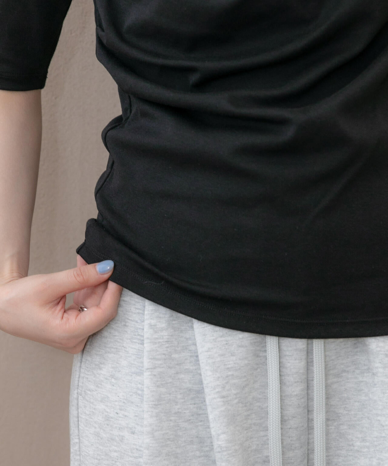 WEB限定/タックアシメフライスカットデザイントップス