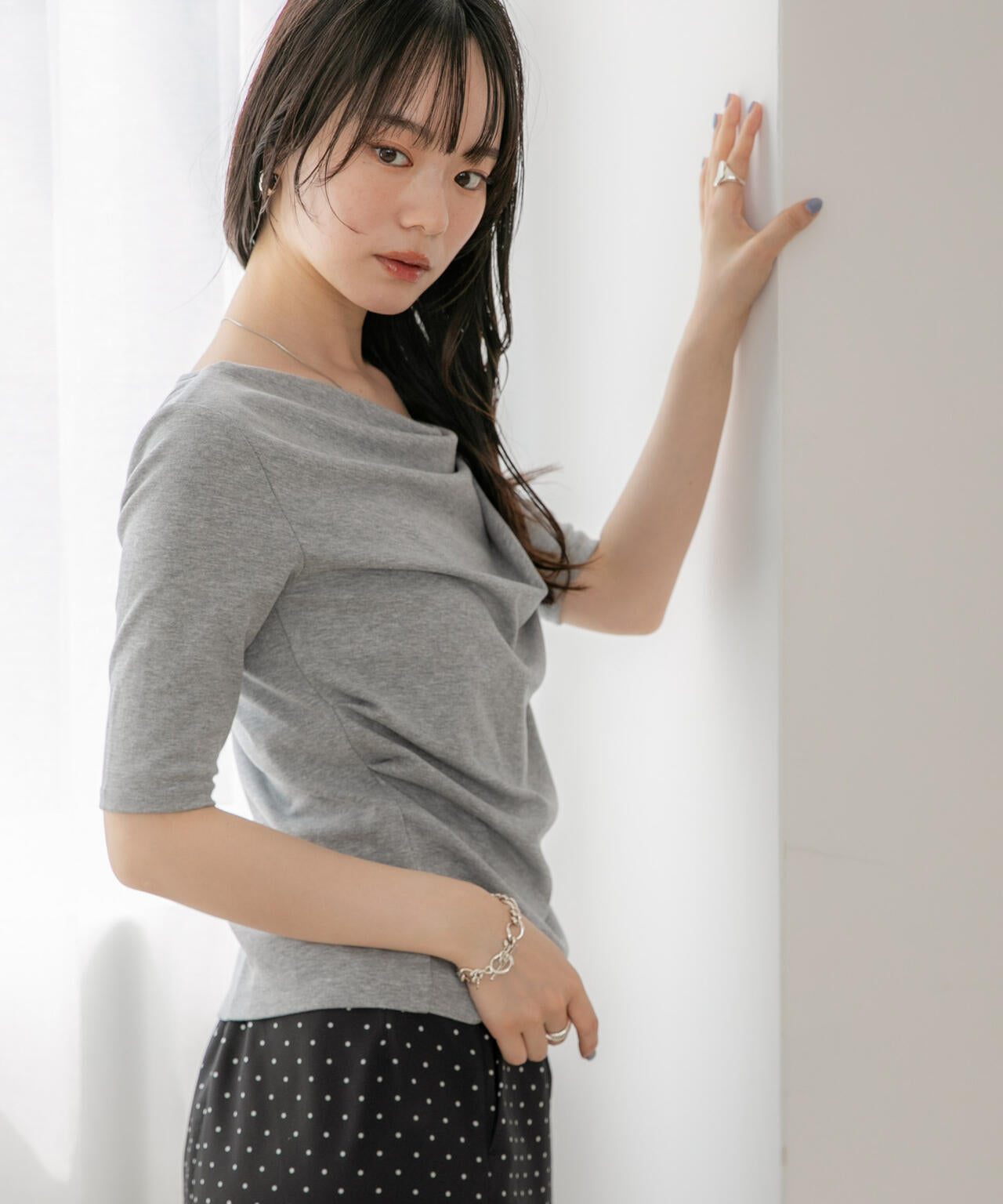 WEB限定/タックアシメフライスカットデザイントップス