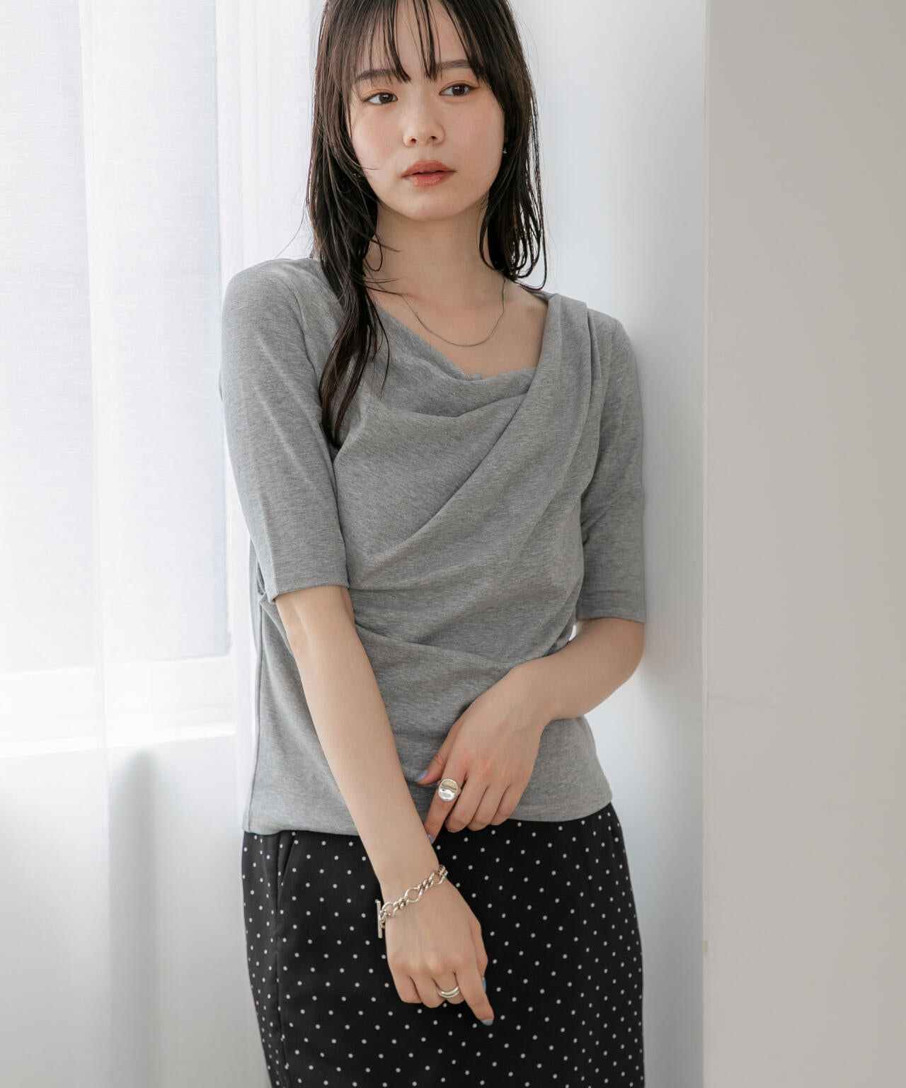 WEB限定/タックアシメフライスカットデザイントップス