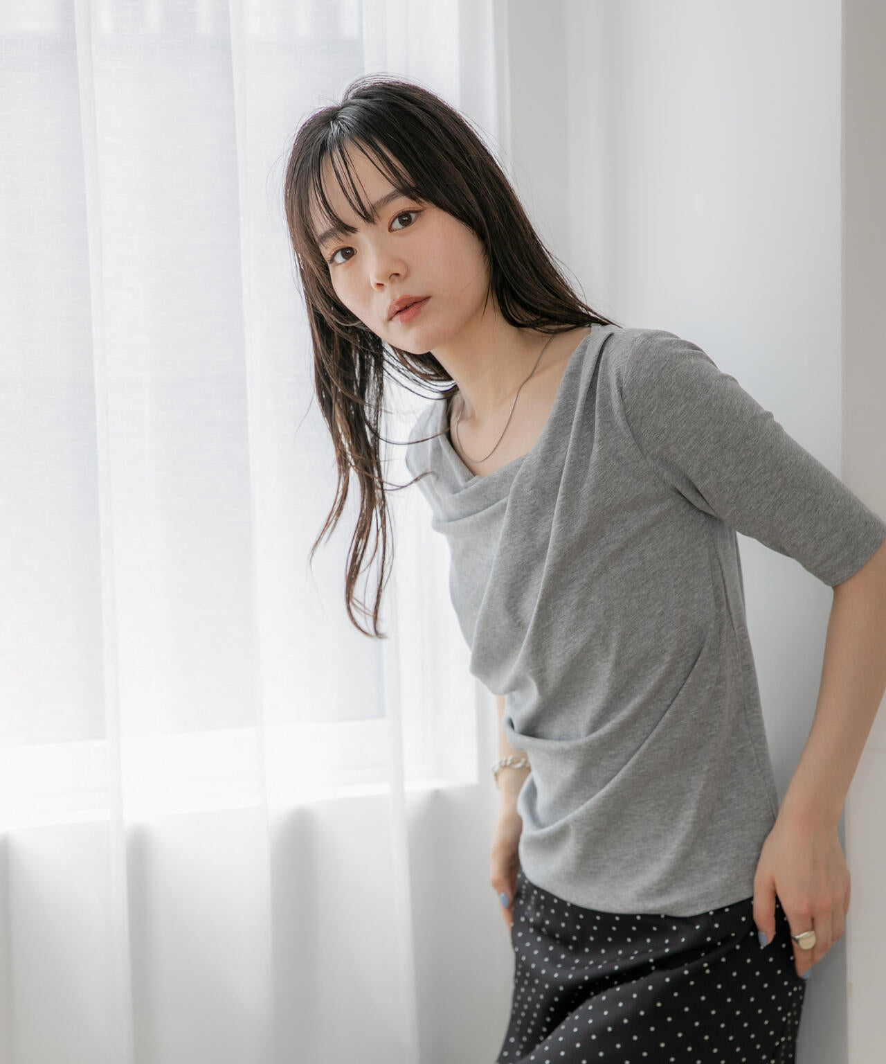 WEB限定/タックアシメフライスカットデザイントップス