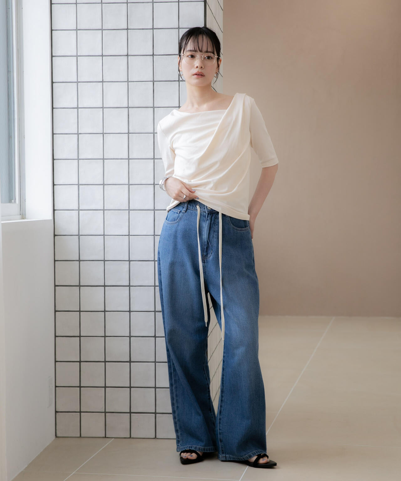 WEB限定/タックアシメフライスカットデザイントップス