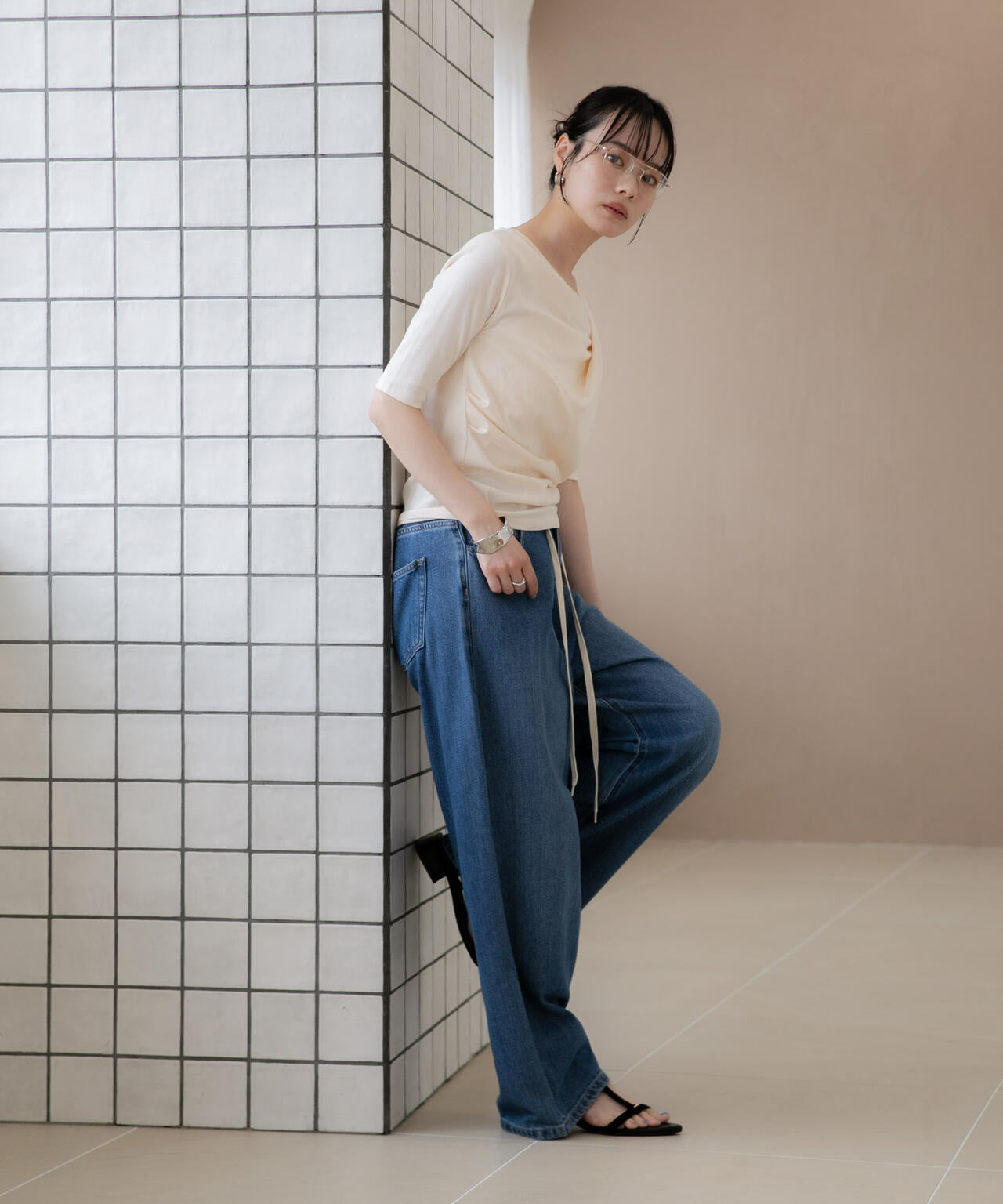 WEB限定/タックアシメフライスカットデザイントップス