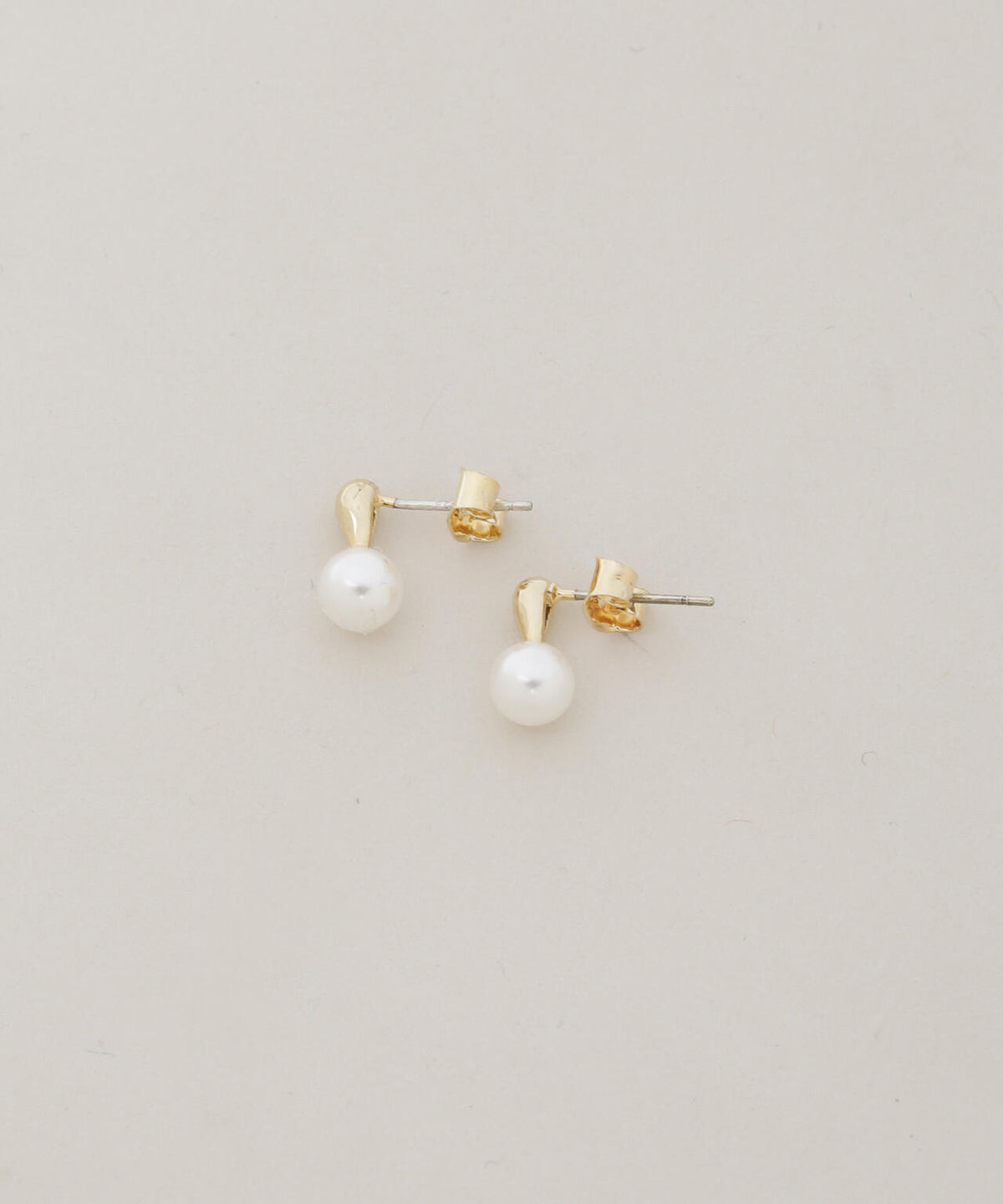 イミテーションパールシンプルピアス