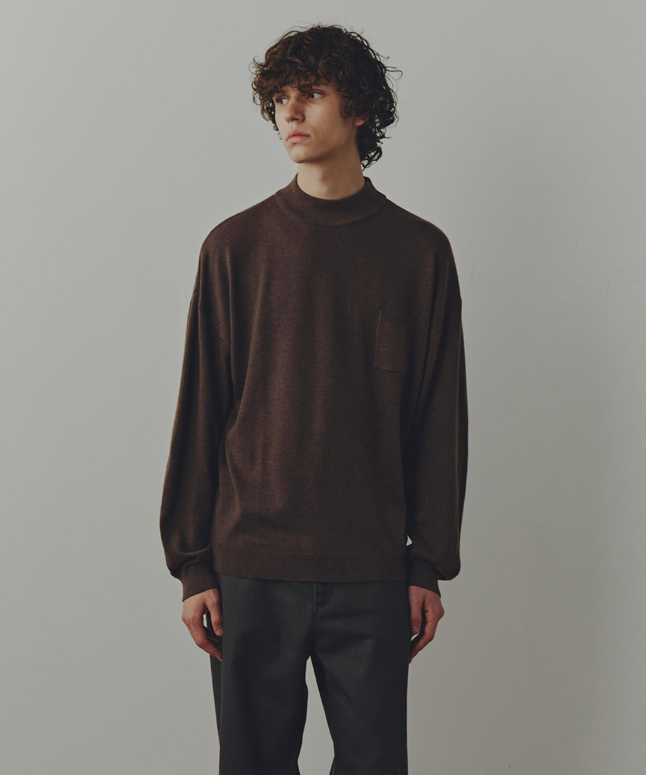 WEB限定/「Commonuse」クルーネックポケットニット