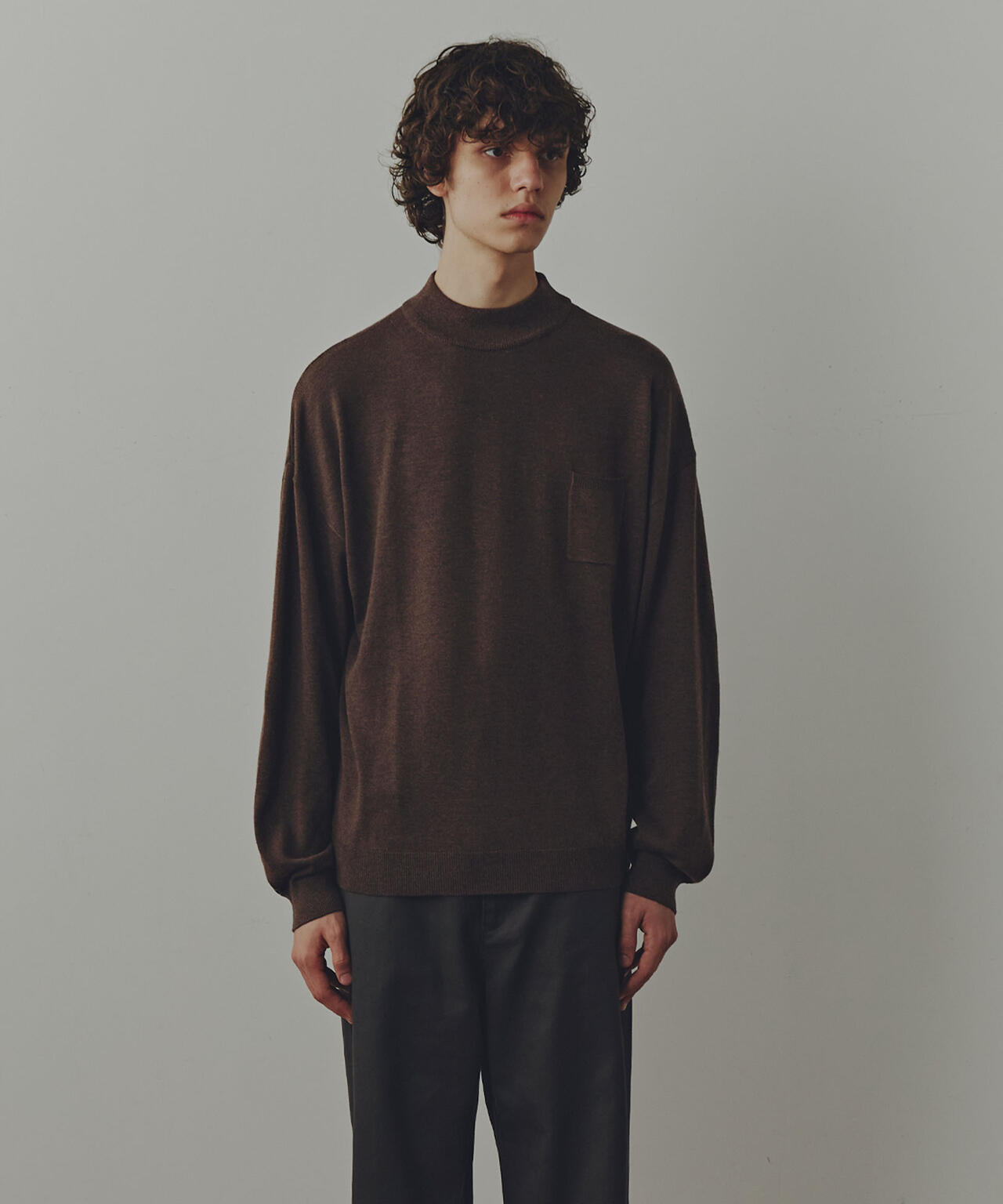 WEB限定/「Commonuse」クルーネックポケットニット