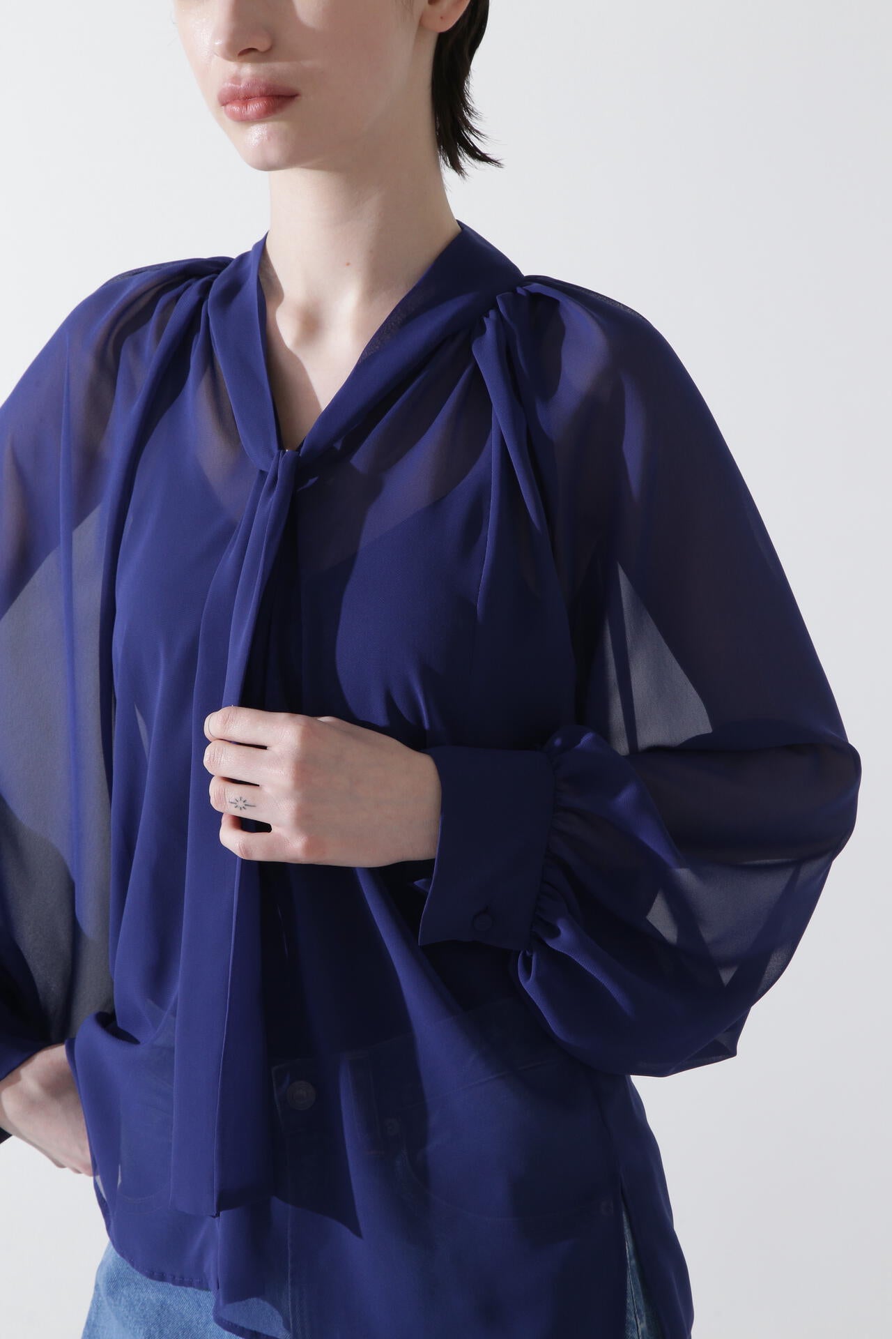 シフォンボウタイブラウス