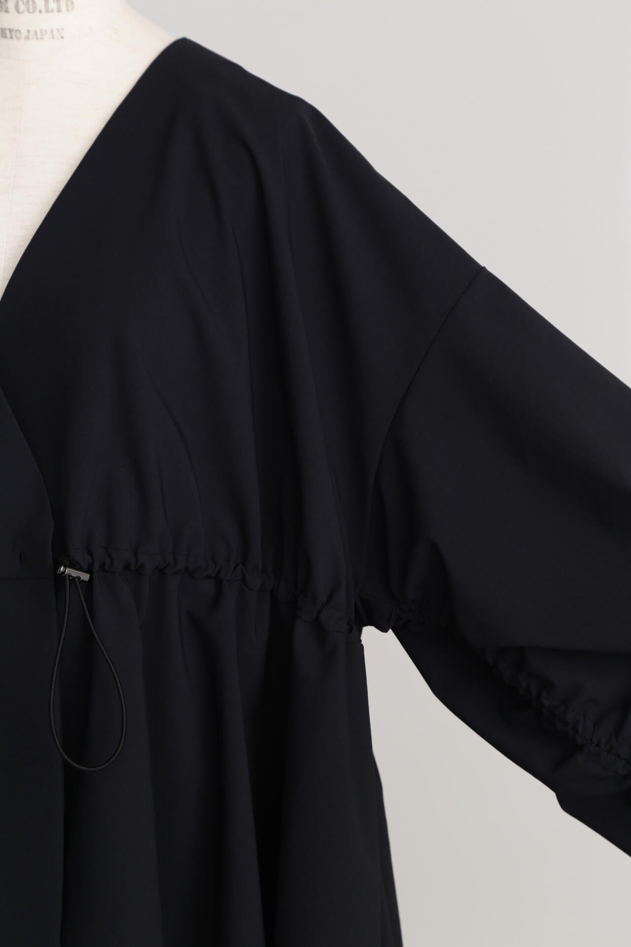 ドローストリングギャザーブラウス