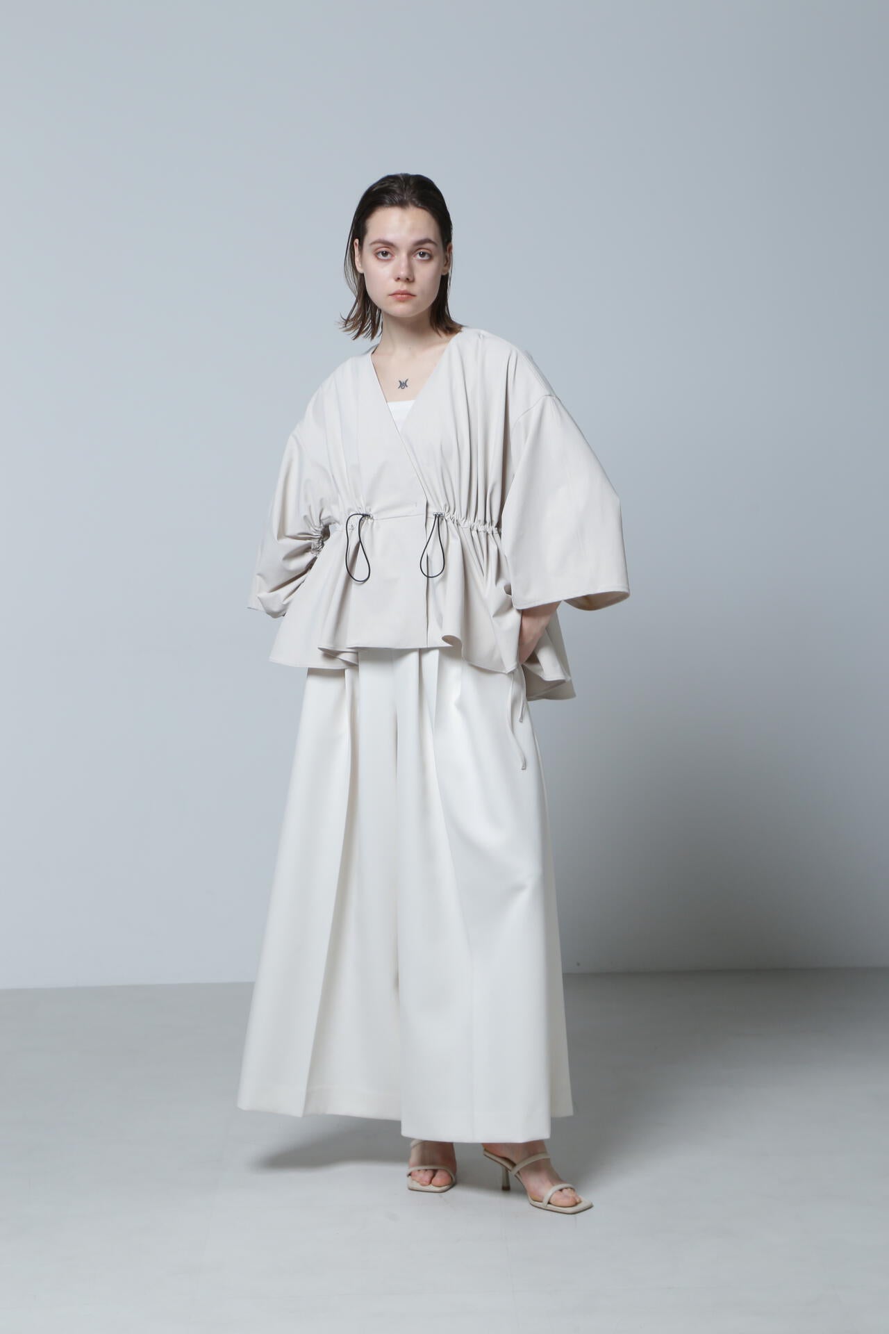 ドローストリングギャザーブラウス