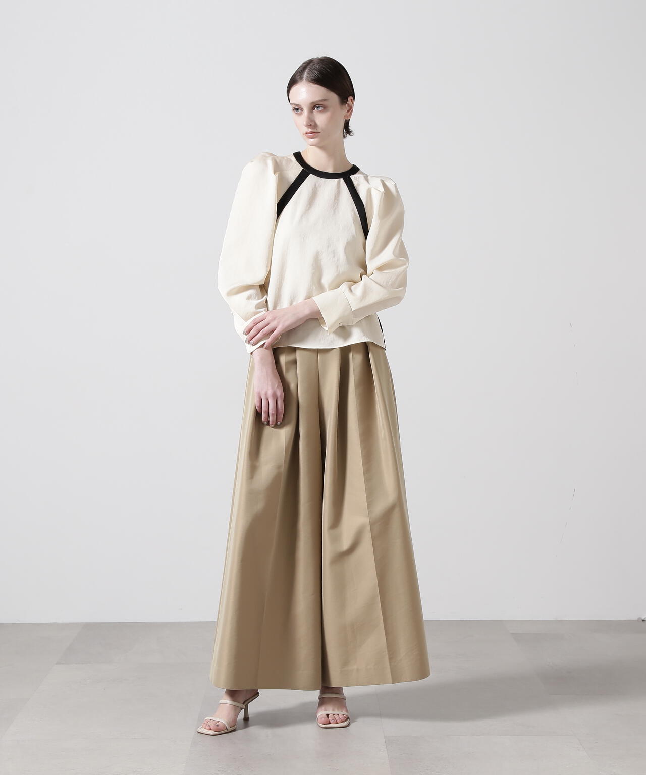 ヴィンテージサテンバイカラーブラウス