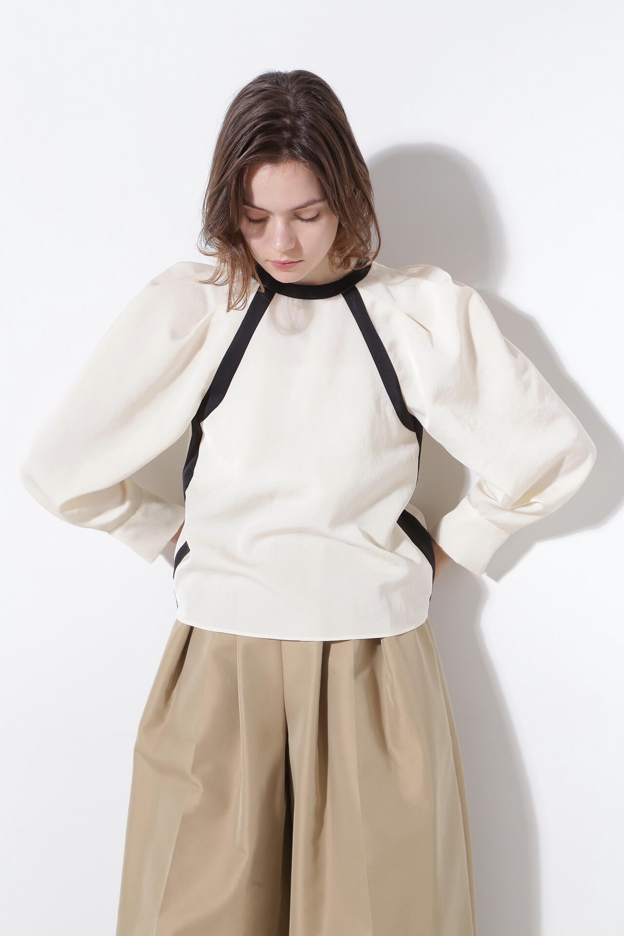 ヴィンテージサテンバイカラーブラウス