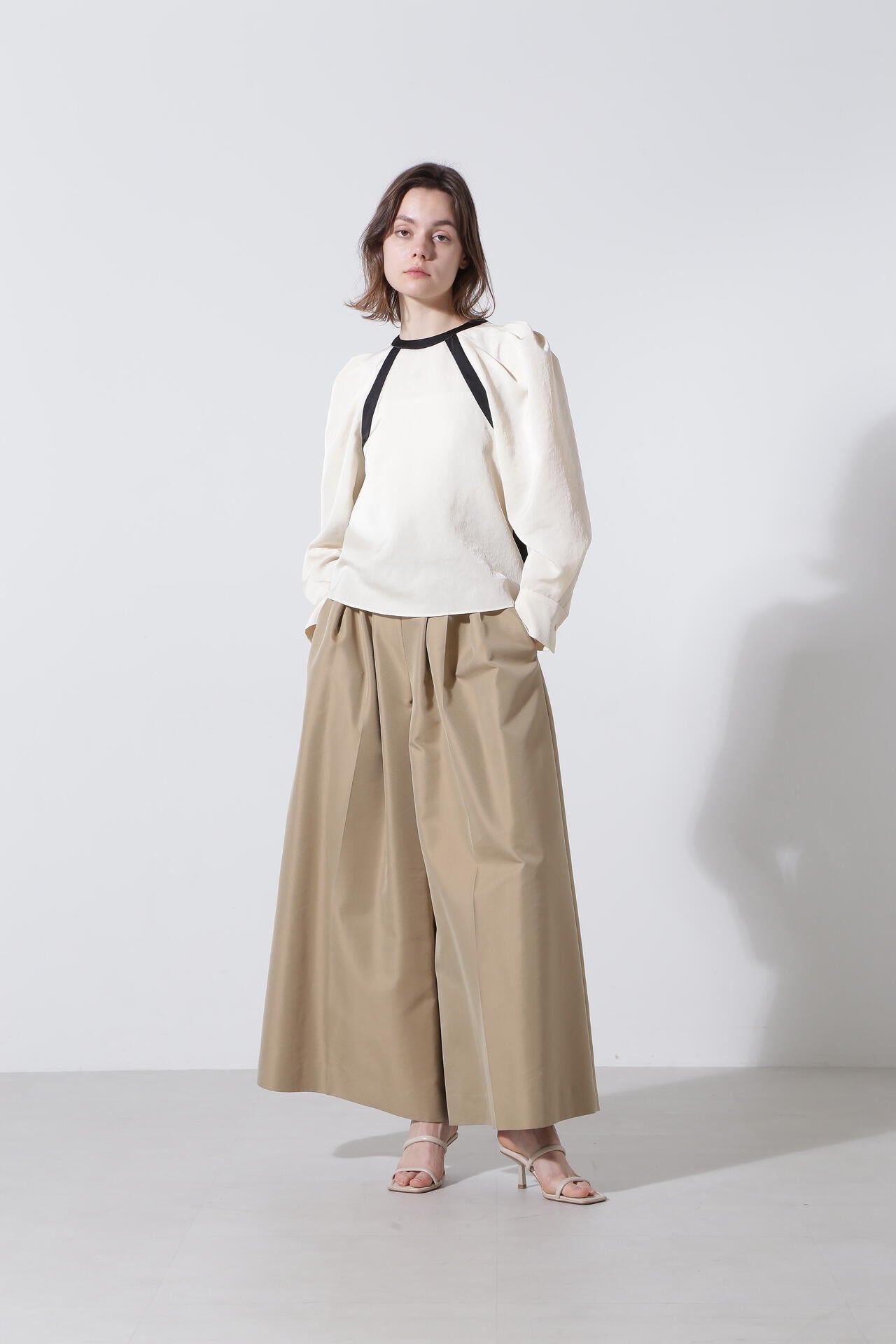 ヴィンテージサテンバイカラーブラウス