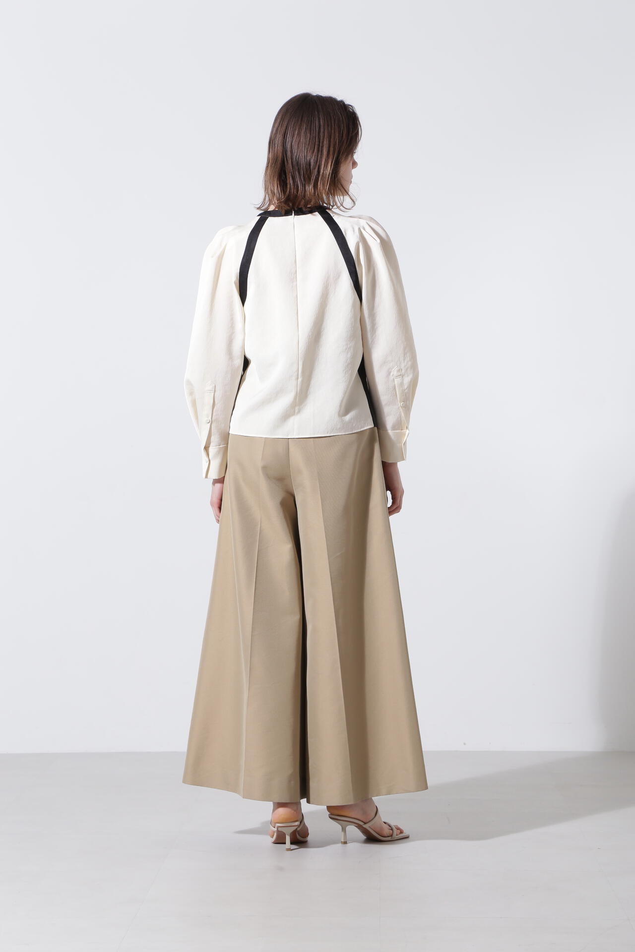 ヴィンテージサテンバイカラーブラウス