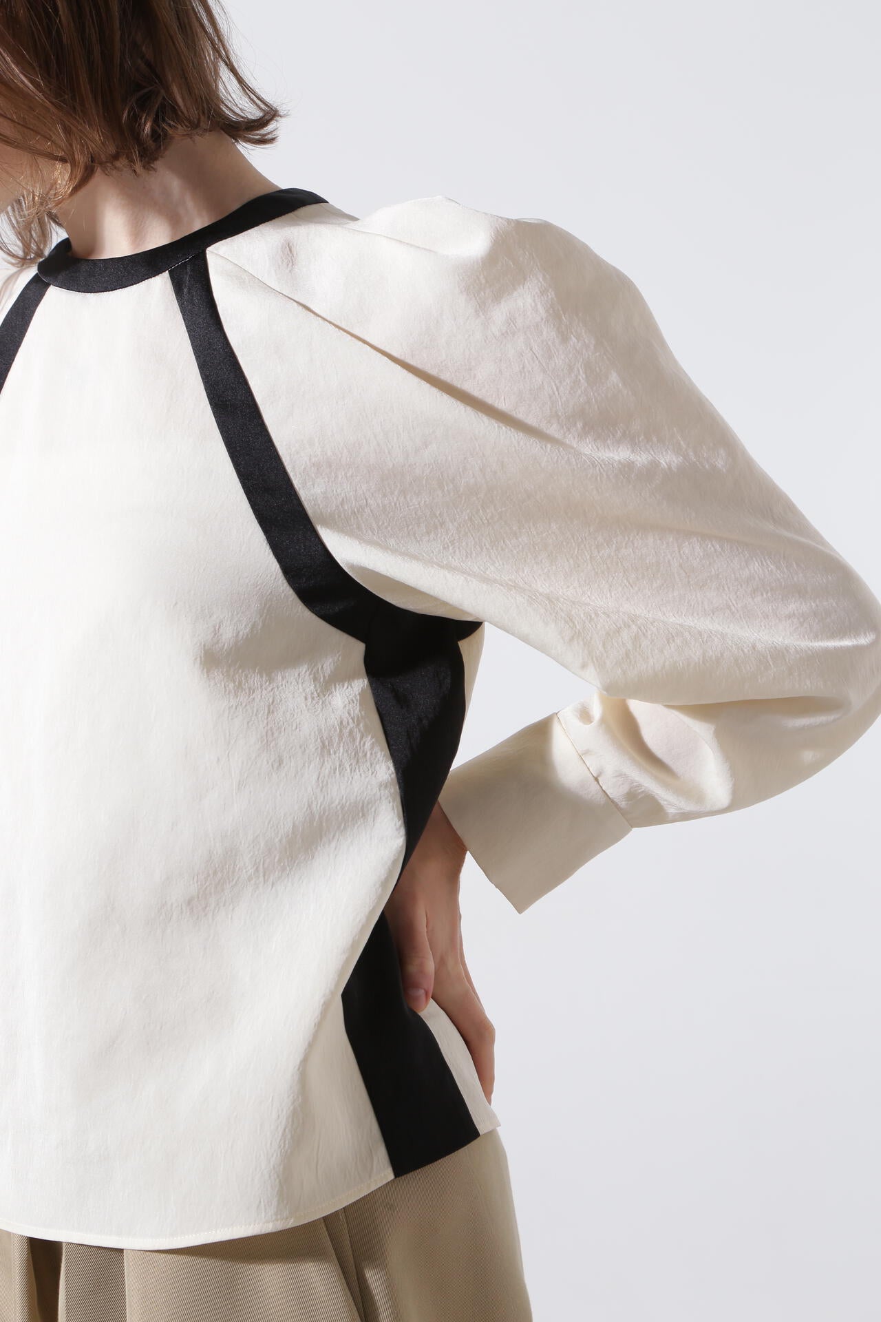 ヴィンテージサテンバイカラーブラウス