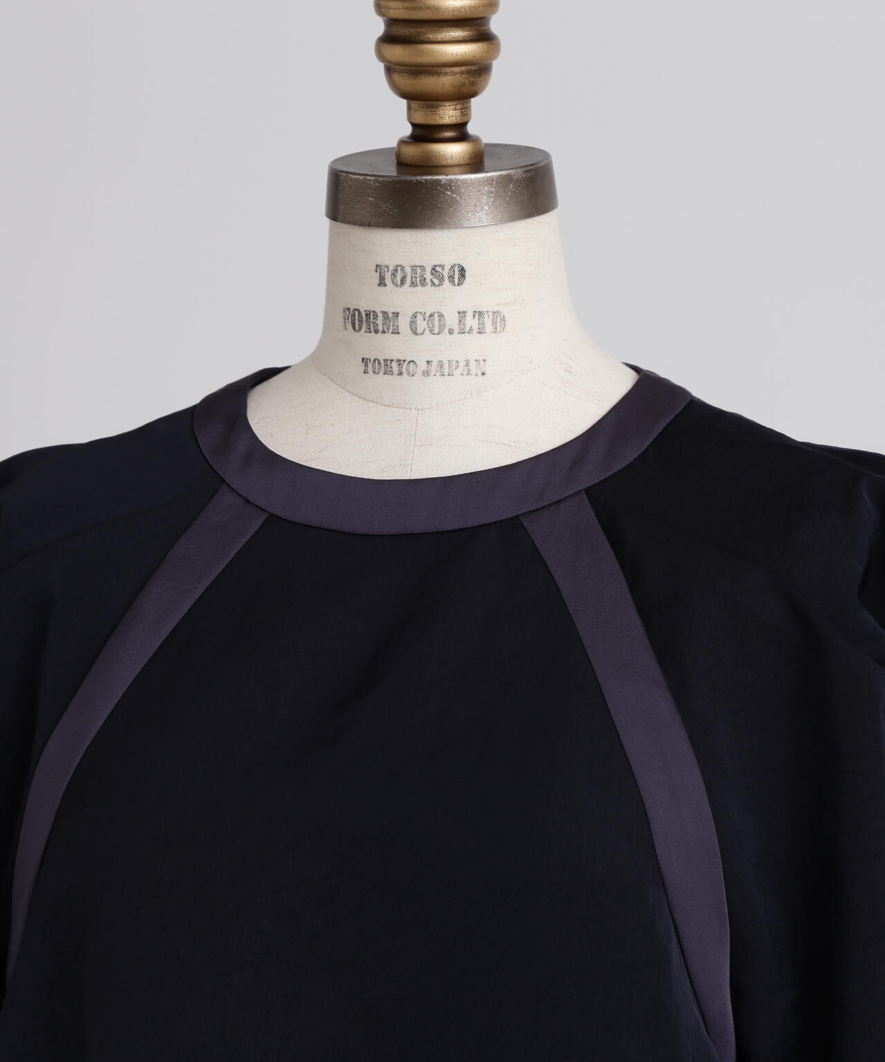 ヴィンテージサテンバイカラーブラウス