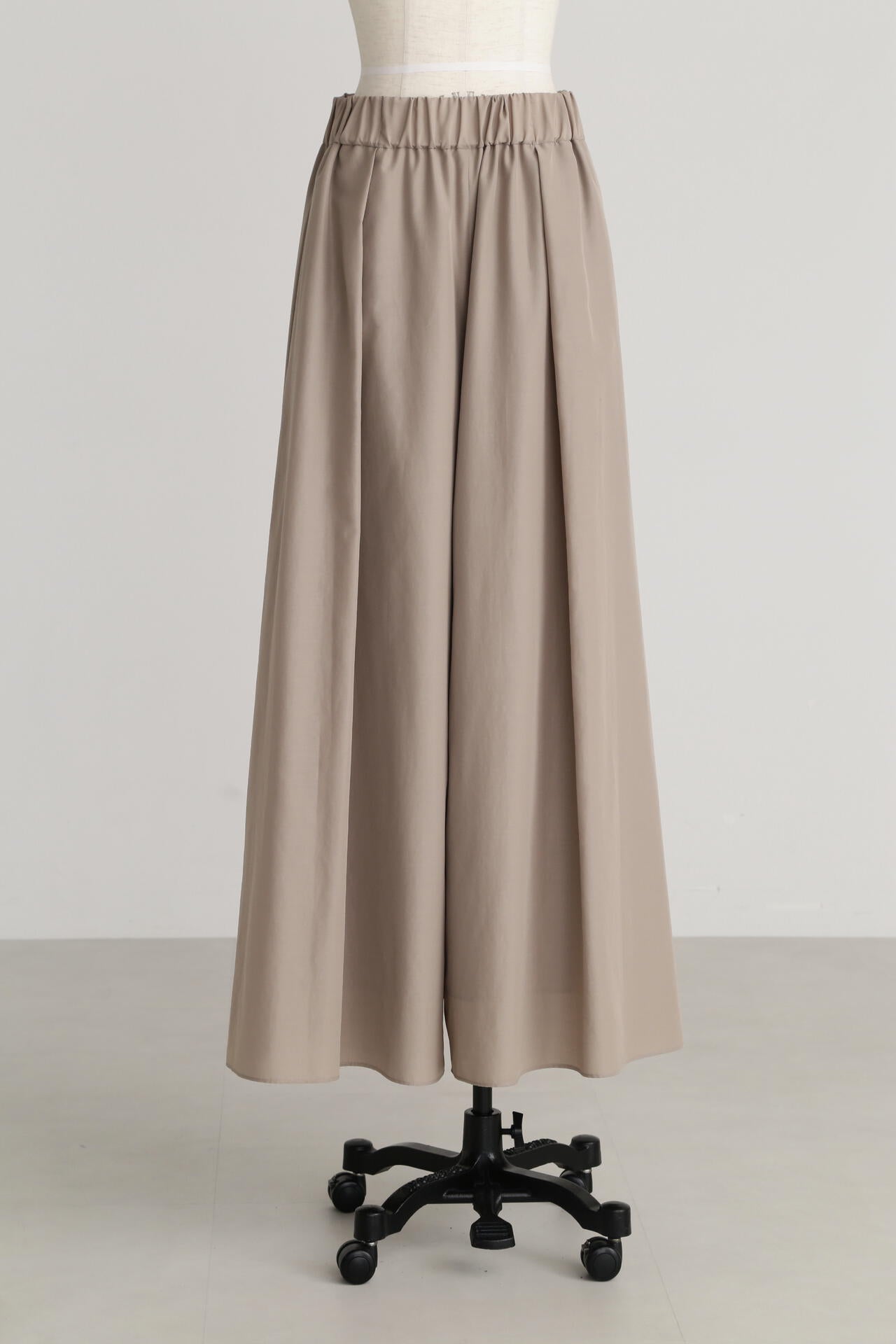 【TV着用】【GISELe 6月号掲載商品】タイプライターギャザーパンツ