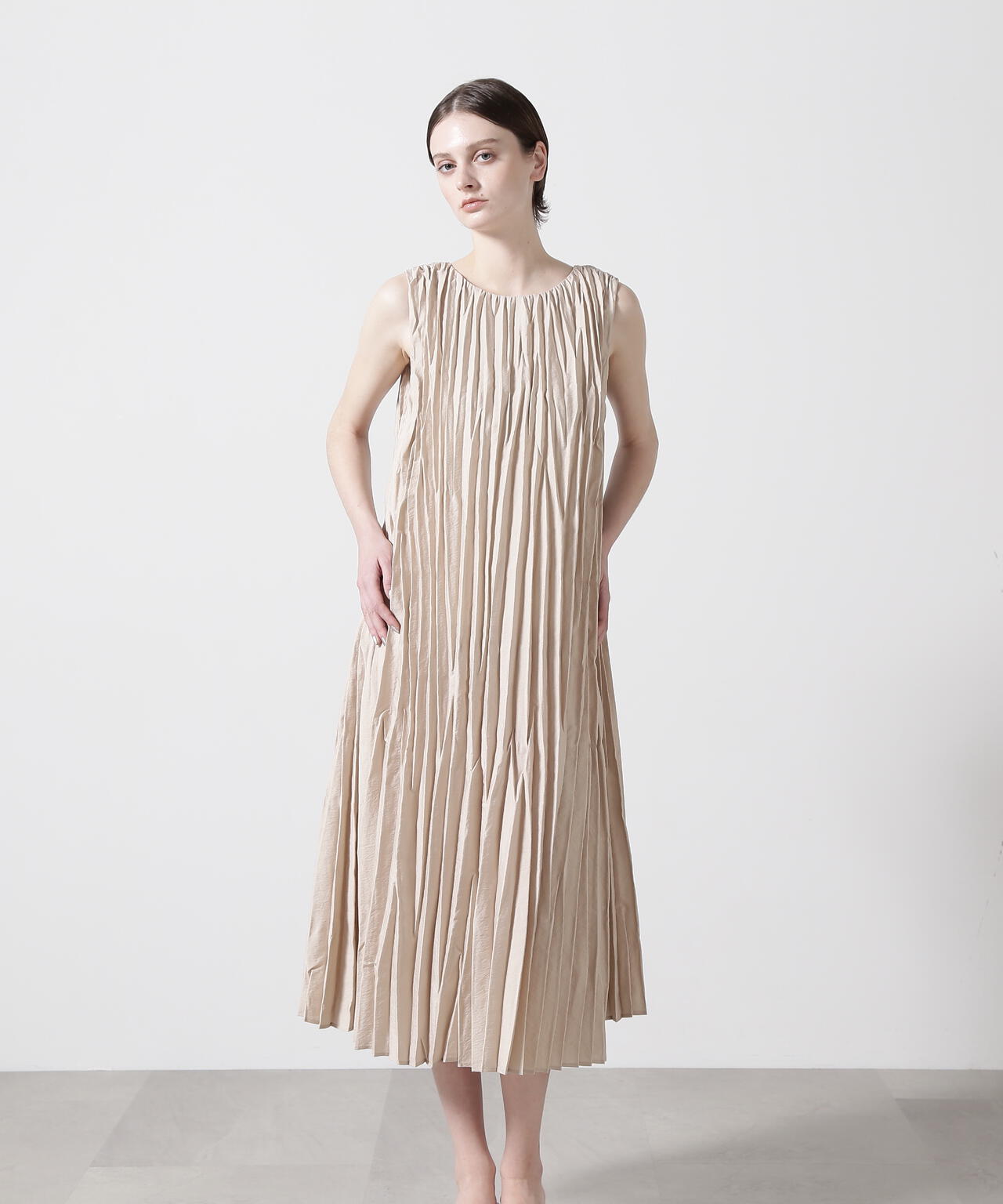 ランダムプリーツドレス