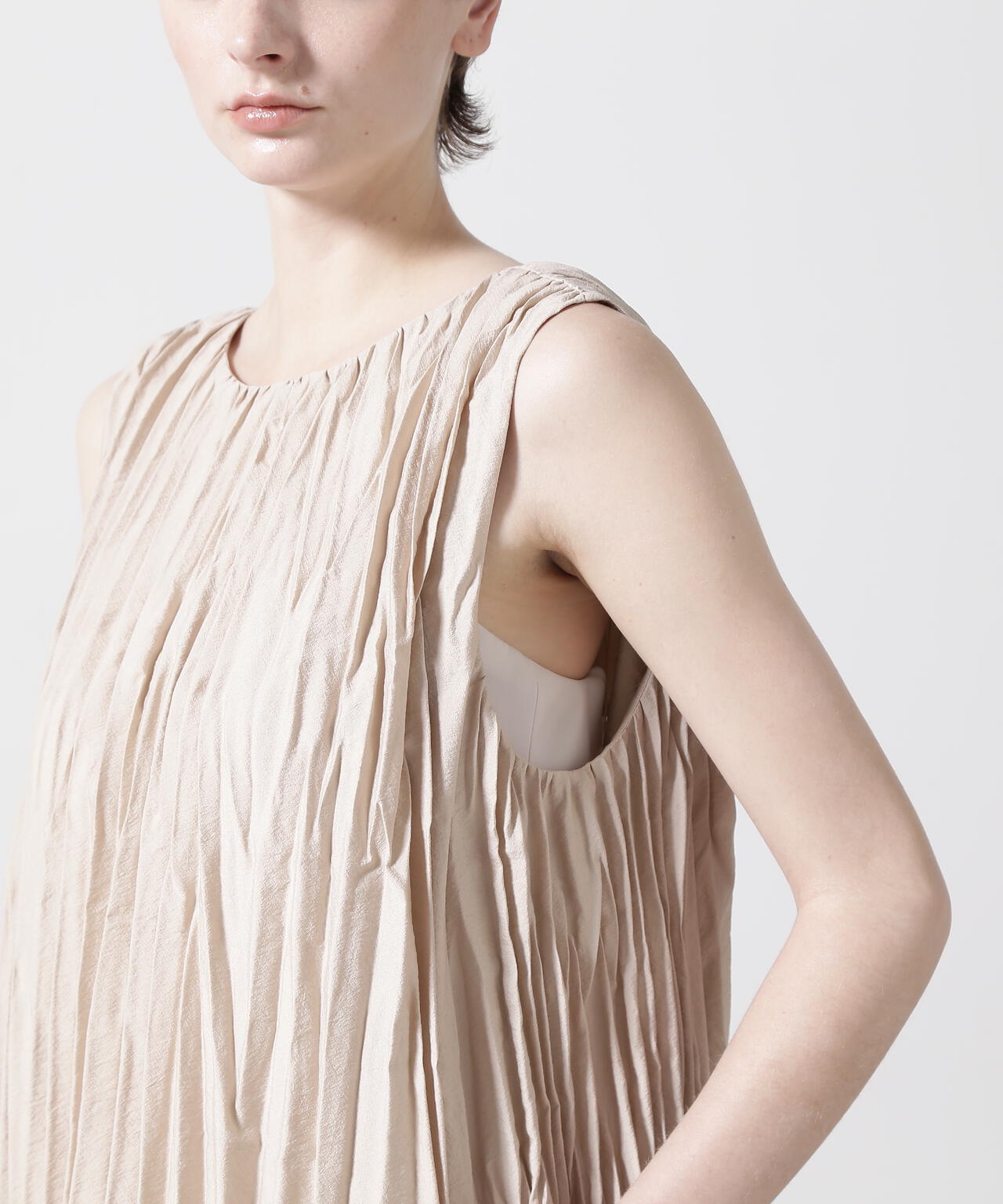 ランダムプリーツドレス