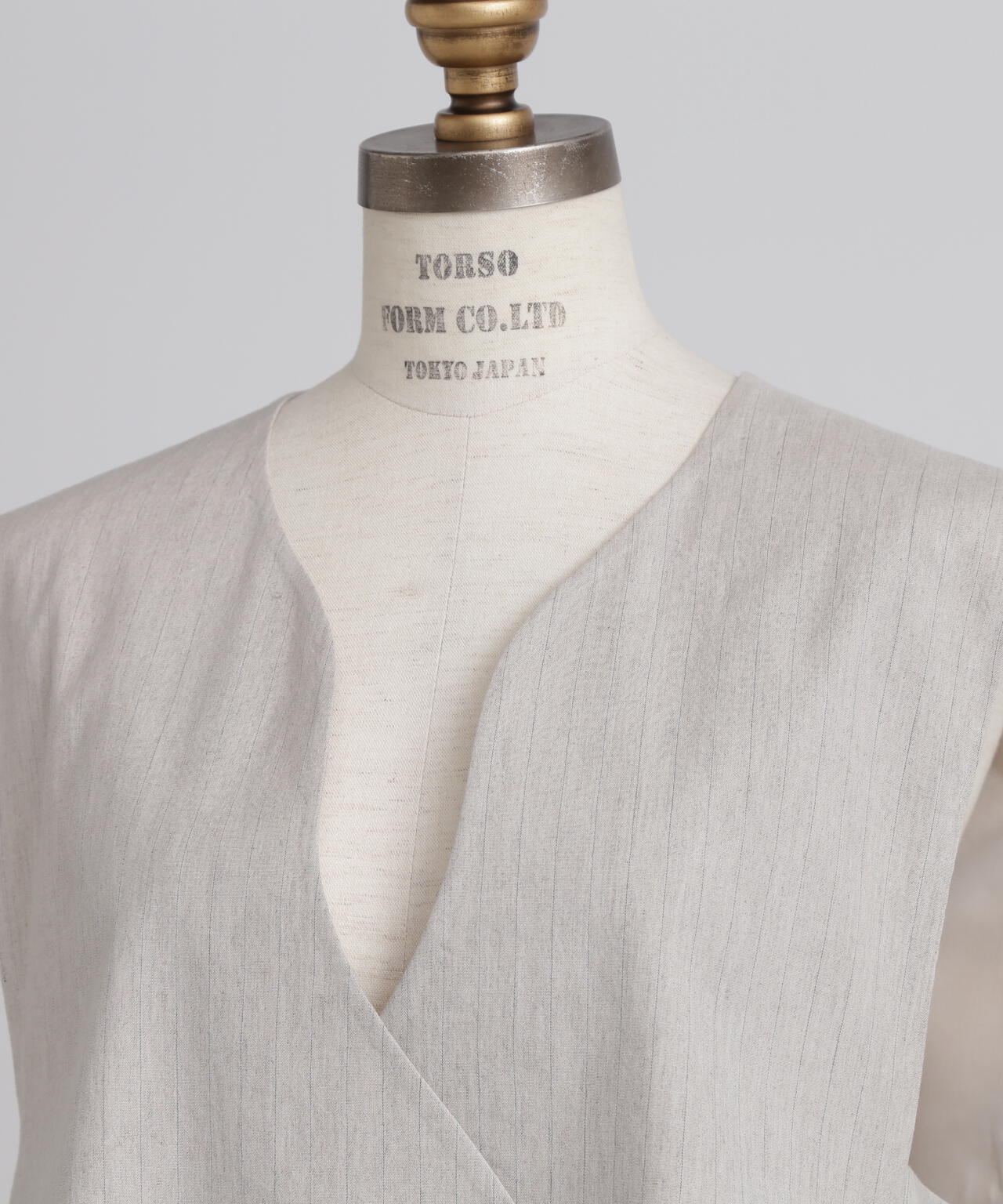 麻ストレッチカーヴィーネックジレ