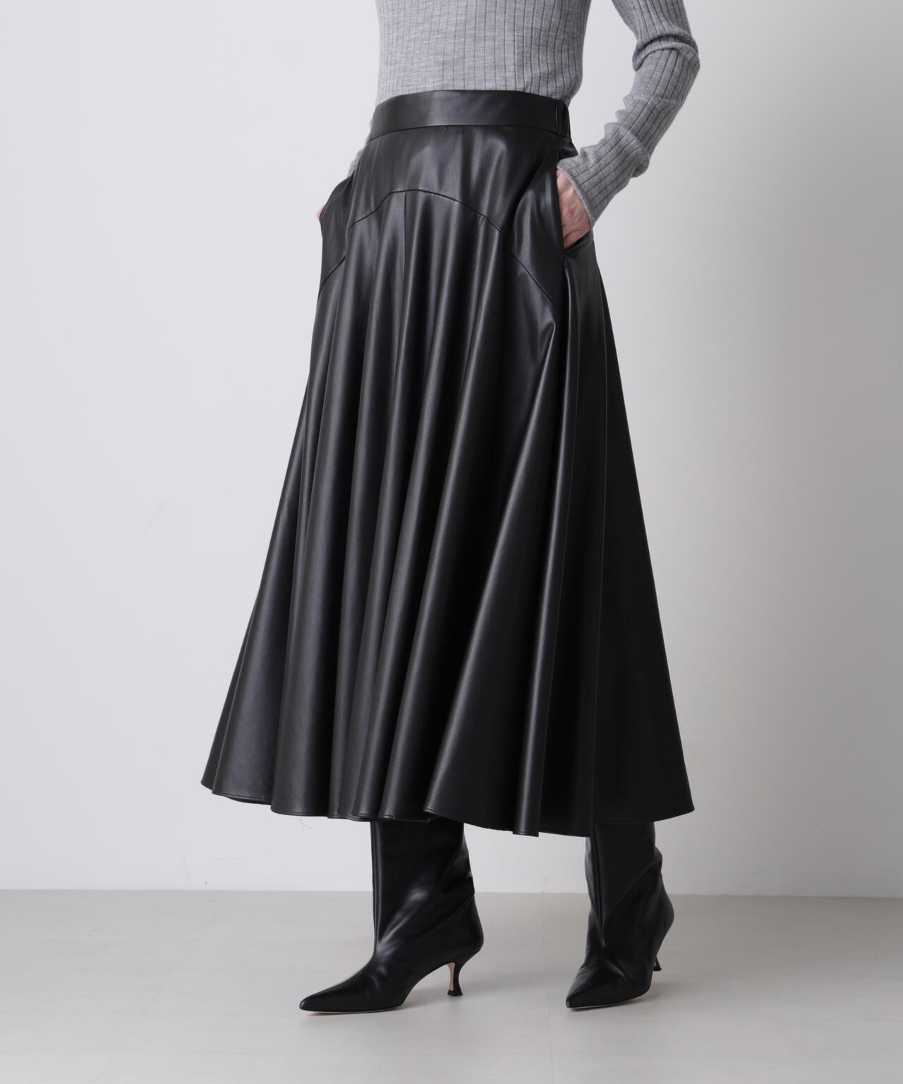 レザーライクフレアスカート