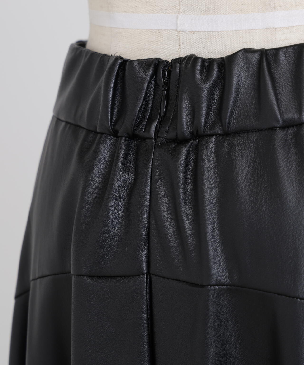 レザーライクフレアスカート