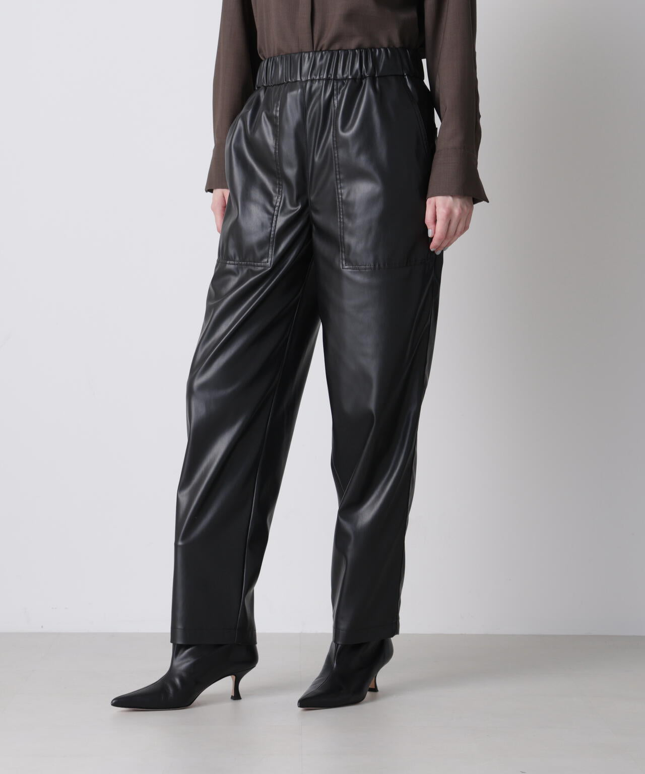 レザーライクパンツ