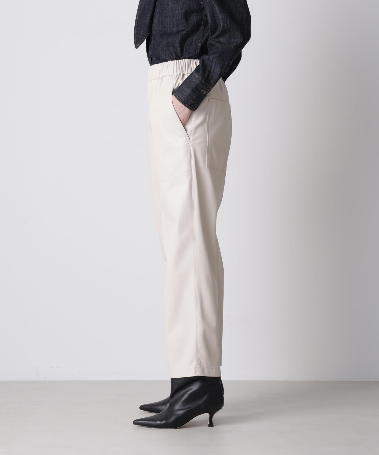 レザーライクパンツ