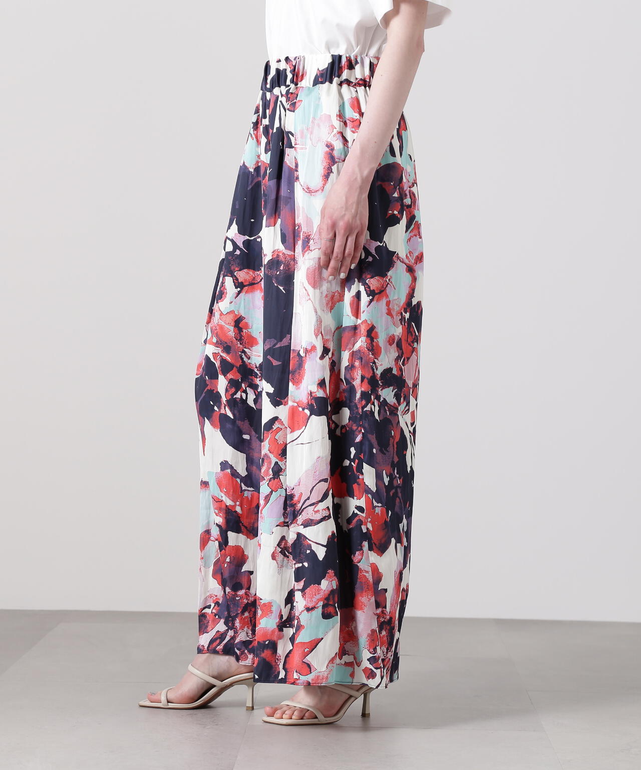 ビッグフラワープリントギャザーパンツ