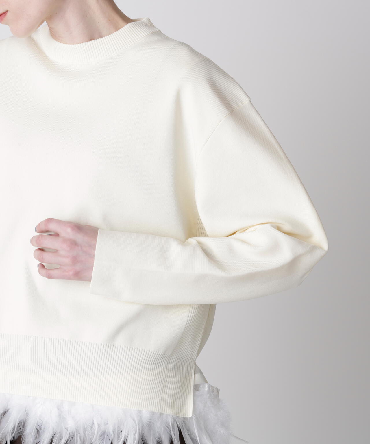 フェザーレイヤードニット