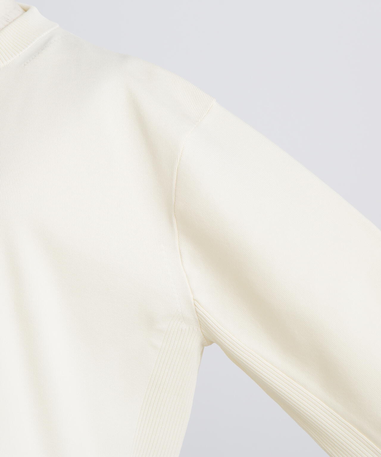 フェザーレイヤードニット