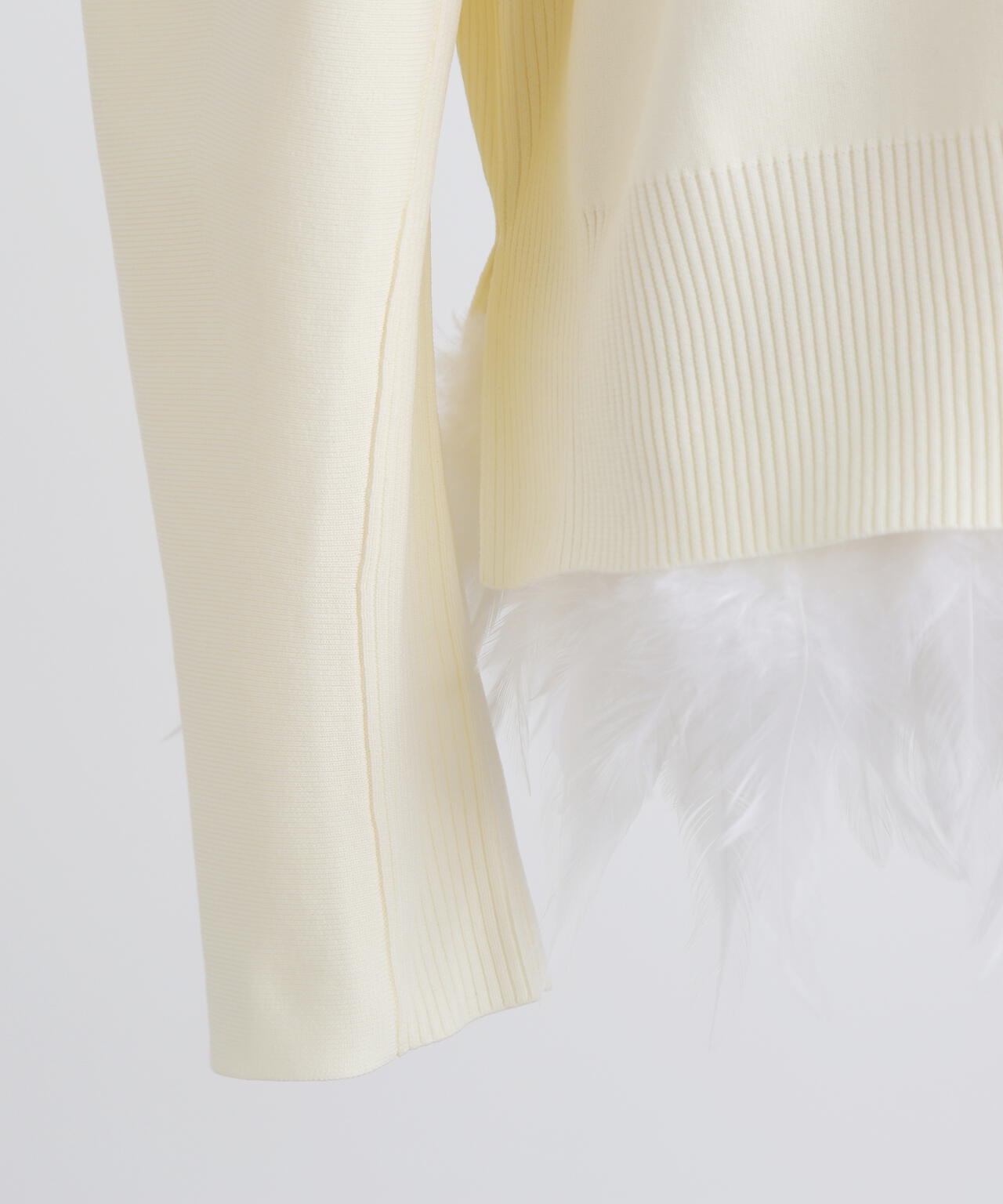 フェザーレイヤードニット