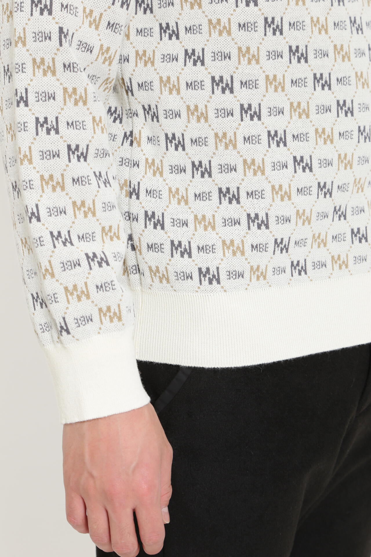 663e6219-633b-5e77-b5c5-5a0e3daf5af6_Image