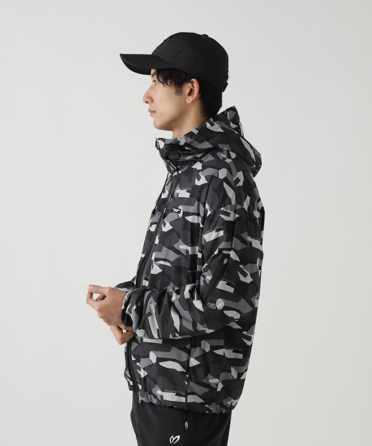 迷彩プリントフーディブルゾン