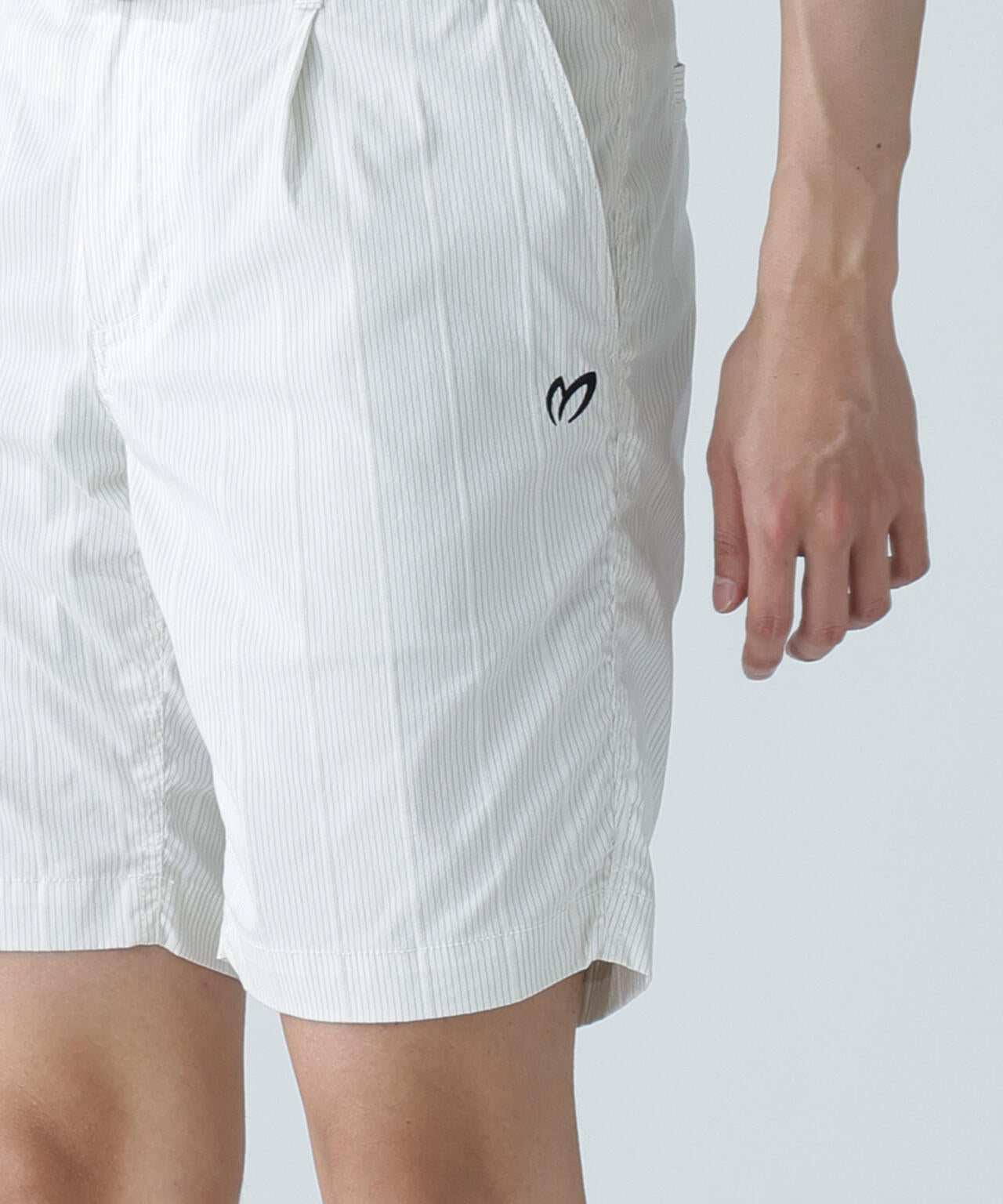 ピンストライプショートパンツ