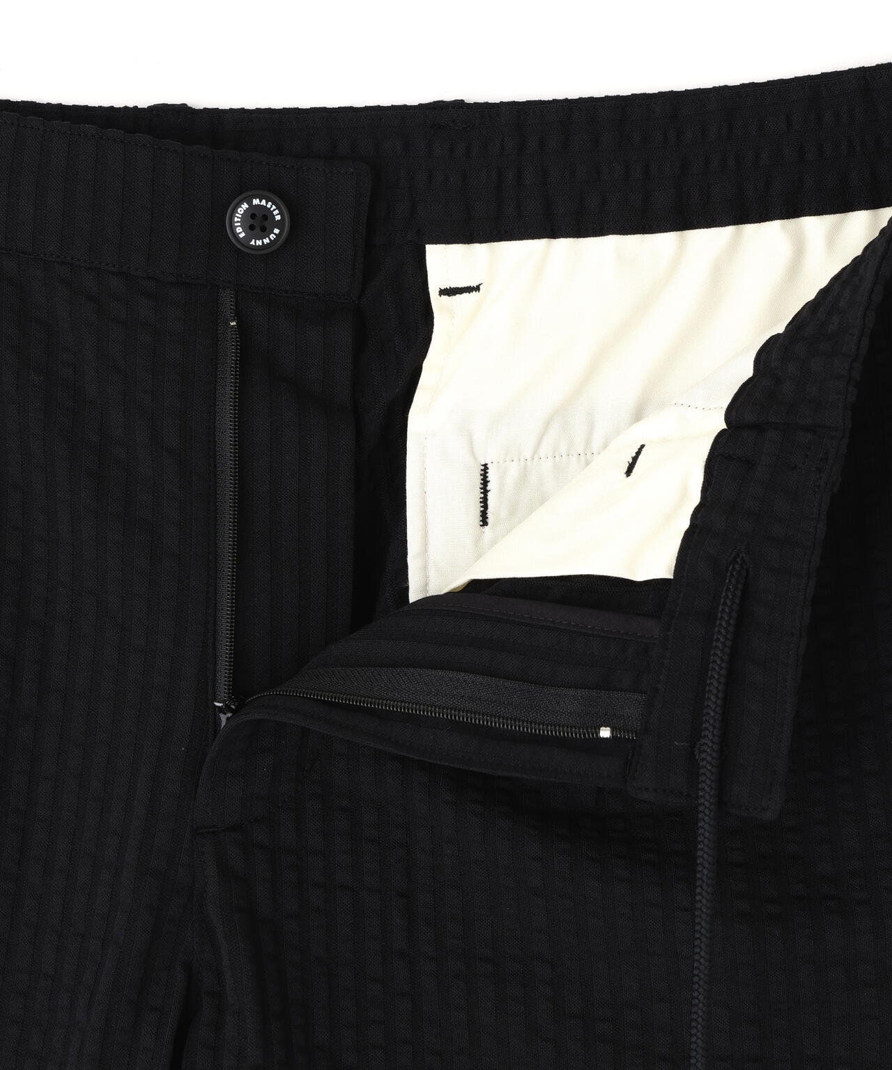 【SWAGGY BUNNY】マイクロシアサッカーショートパンツ