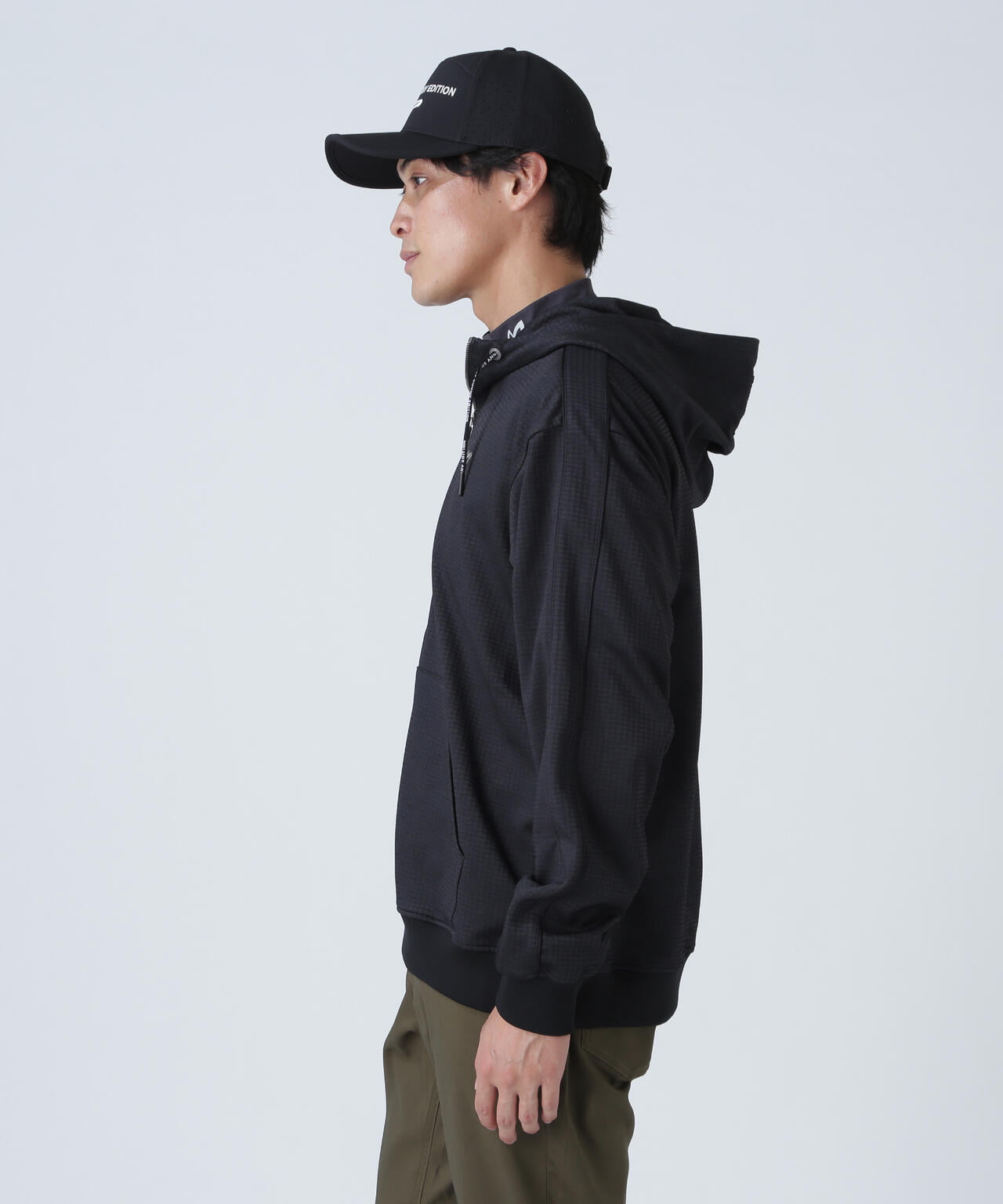 幾何学柄ジャガードフーディプルオーバー