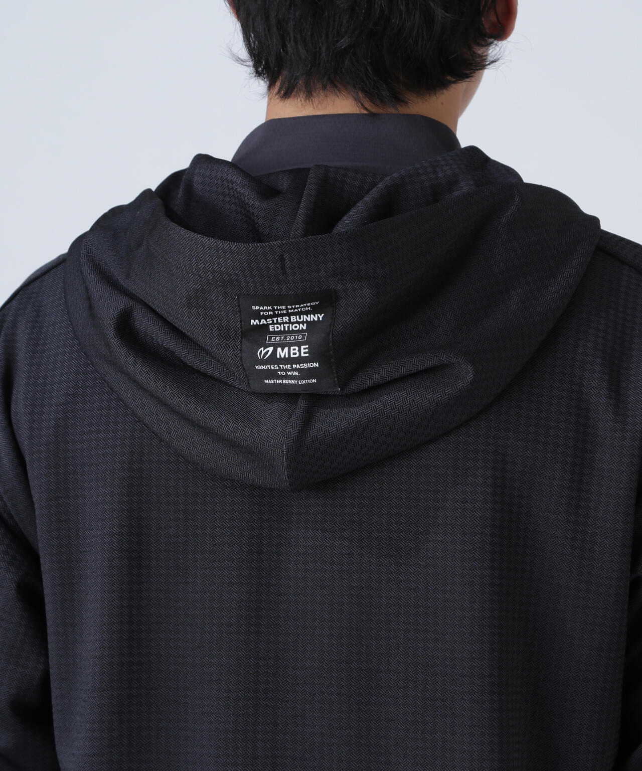 幾何学柄ジャガードフーディプルオーバー