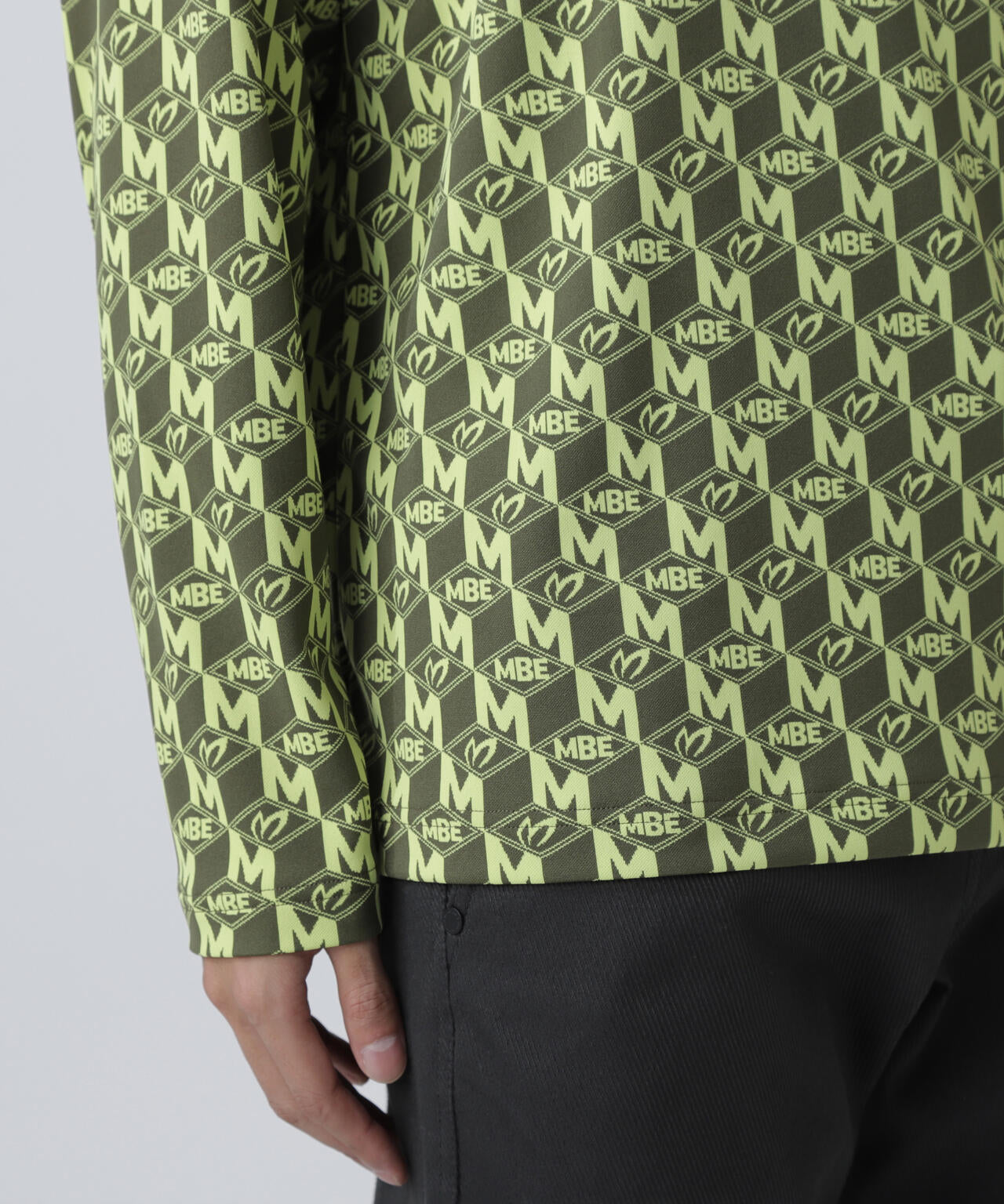 エコブルーMキューブジャガード長袖ハイネックカットソー