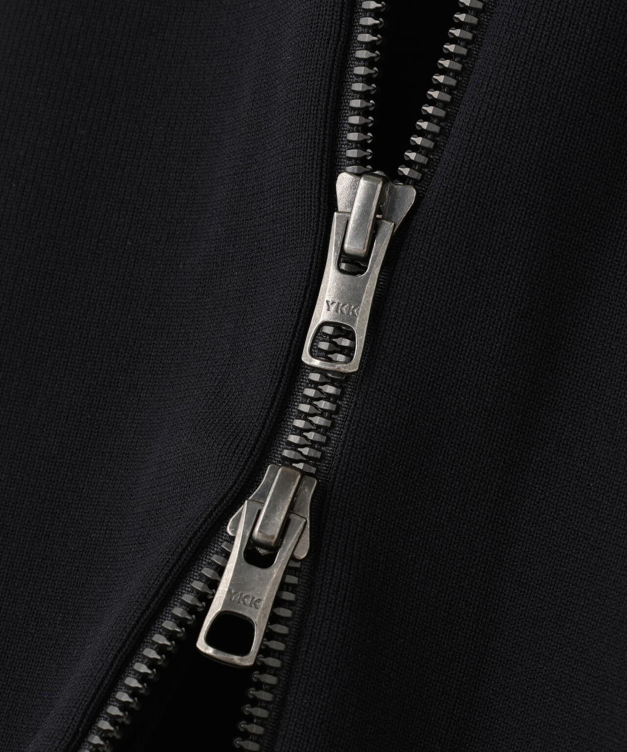 フルジップアップニットベスト